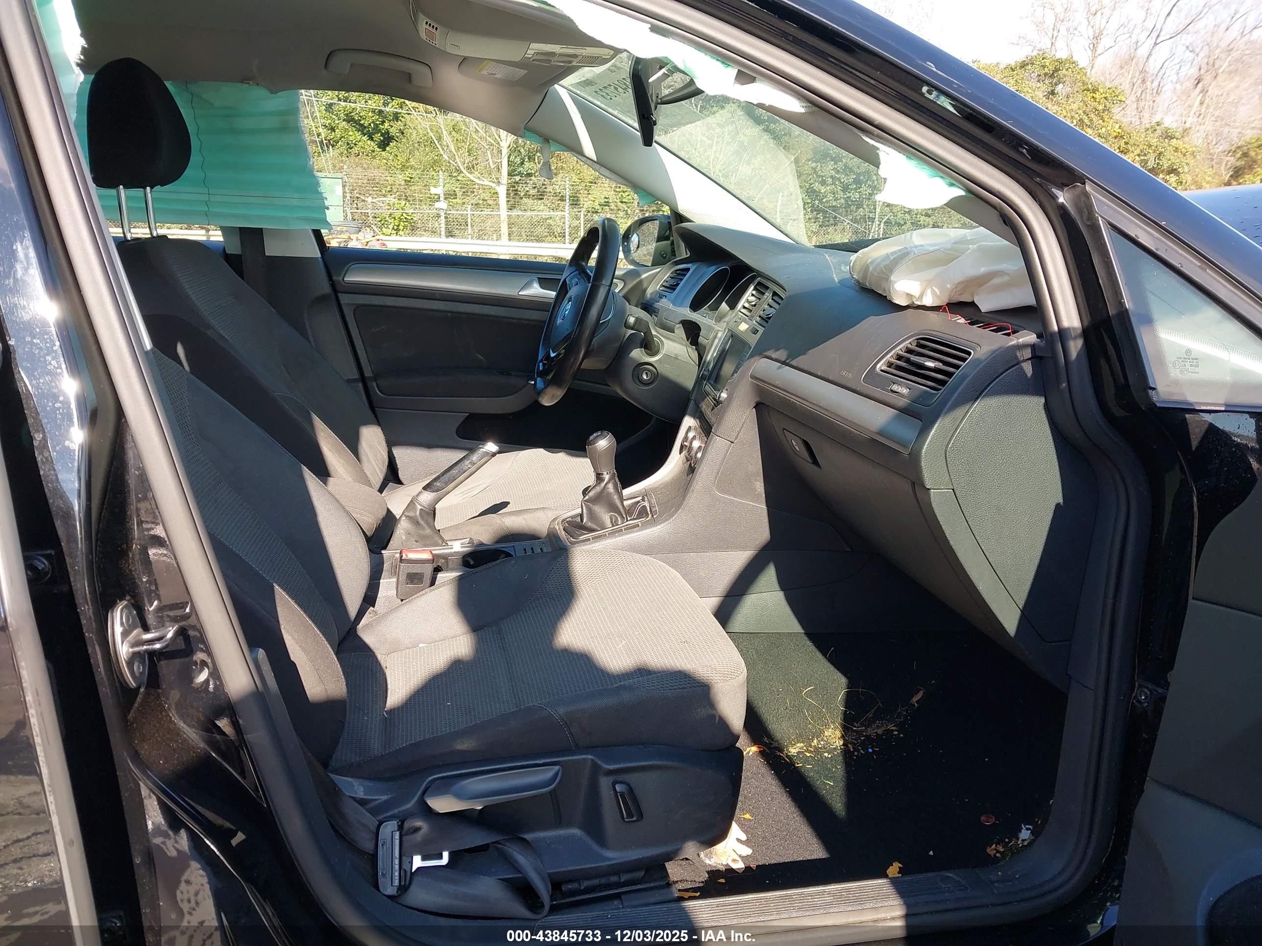 VOLKSWAGEN GOLF image 5