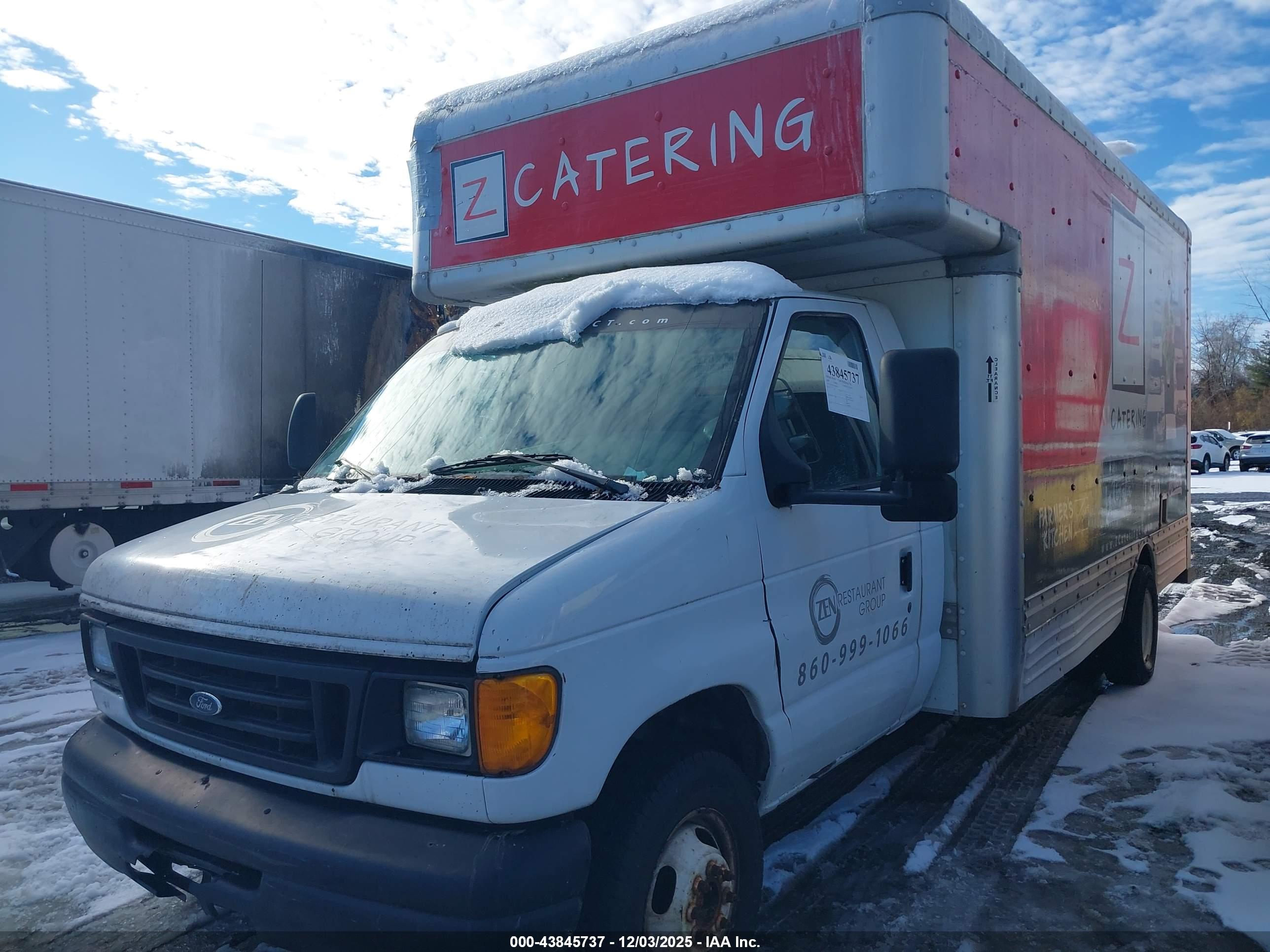 FORD E-450 image 2