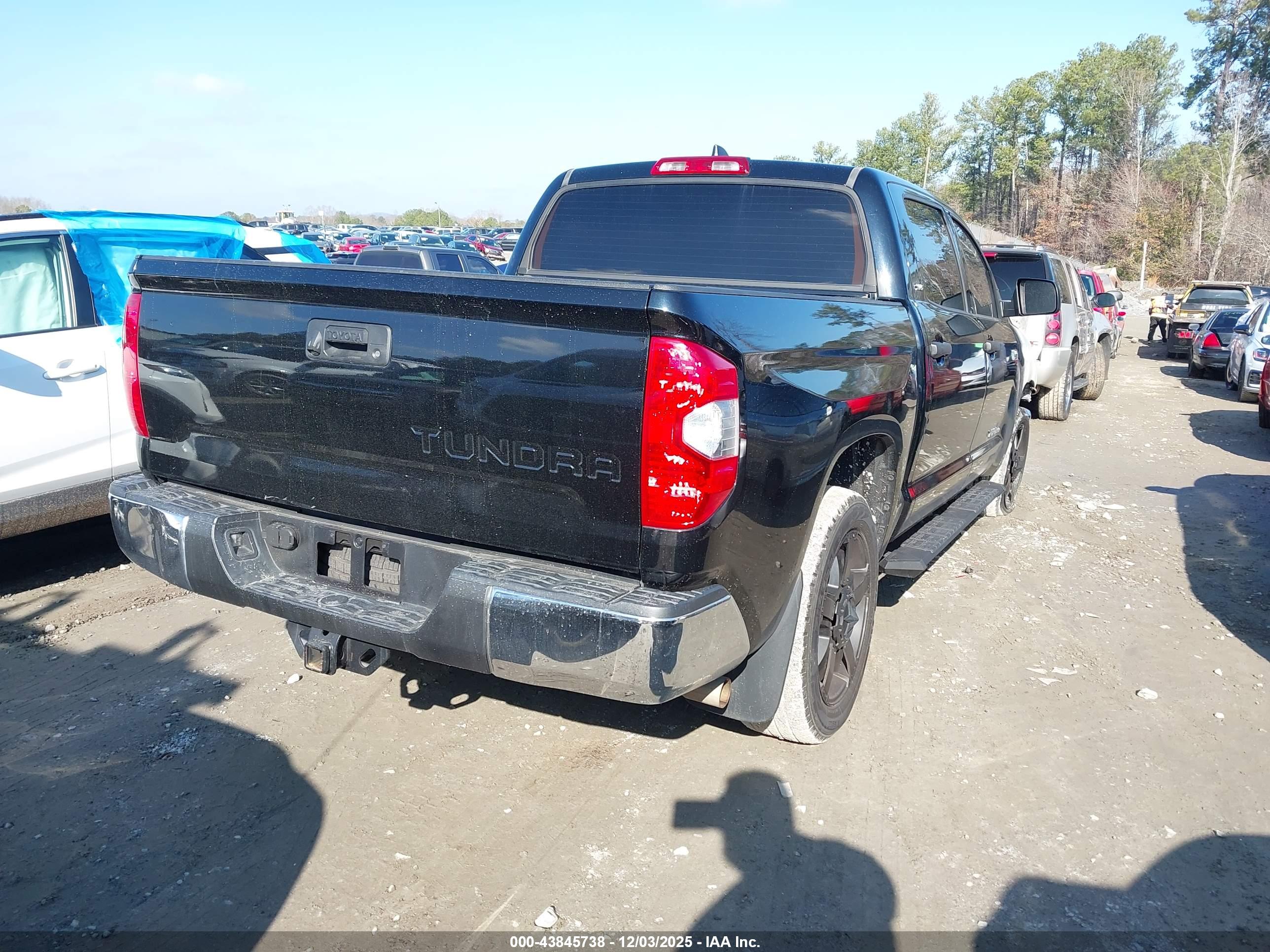 TOYOTA TUNDRA image 4