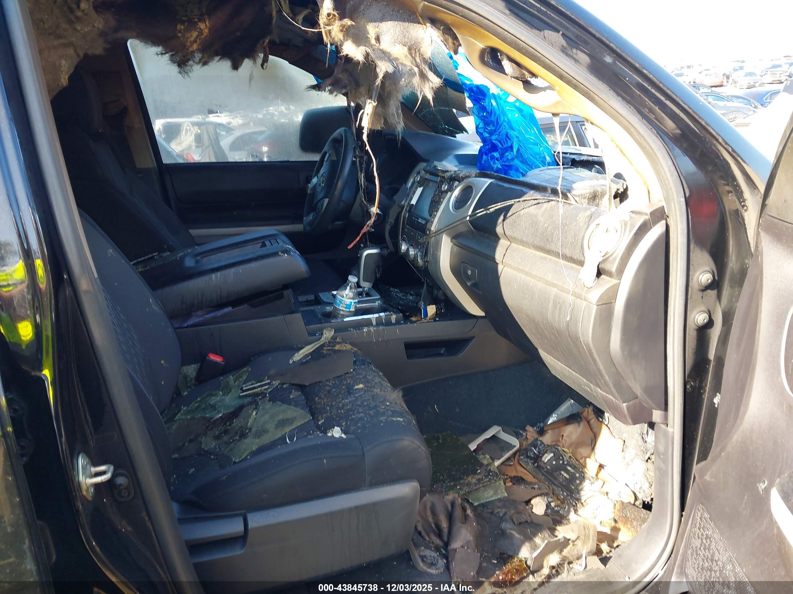 TOYOTA TUNDRA image 5