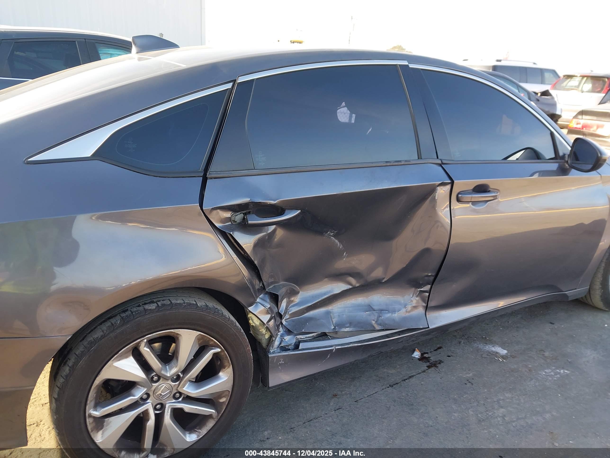 HONDA ACCORD image 6