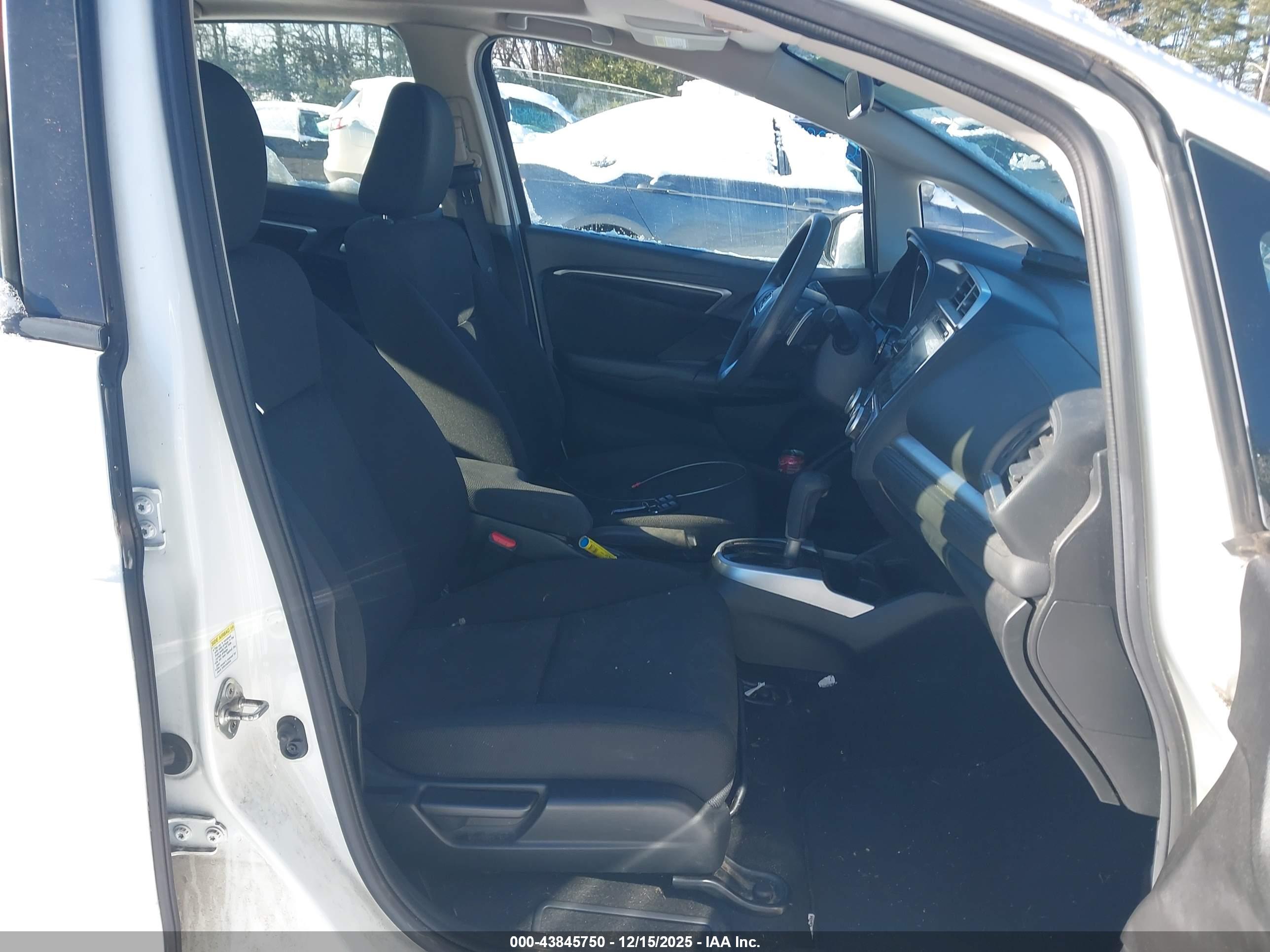 HONDA FIT image 5