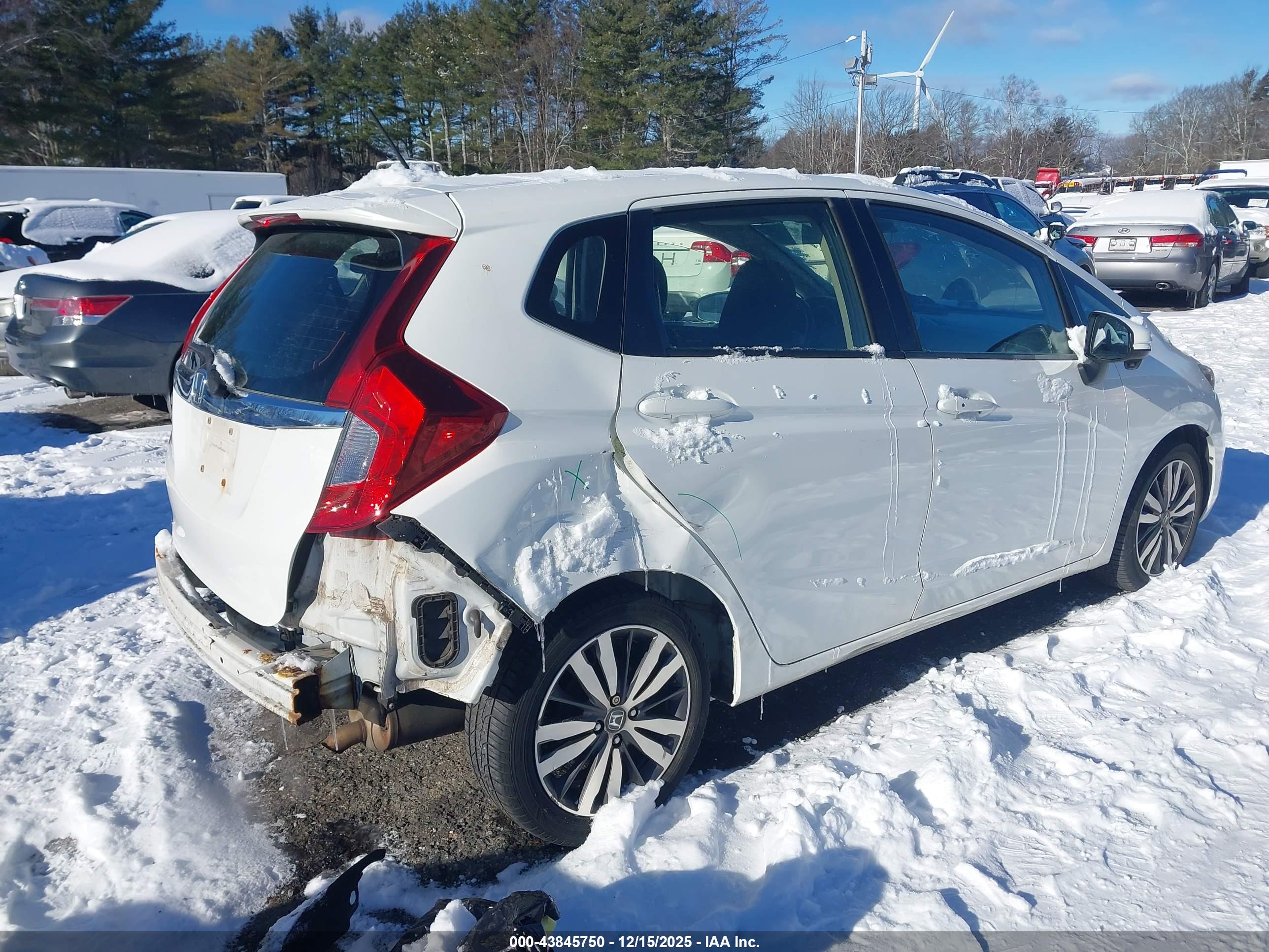 HONDA FIT image 6