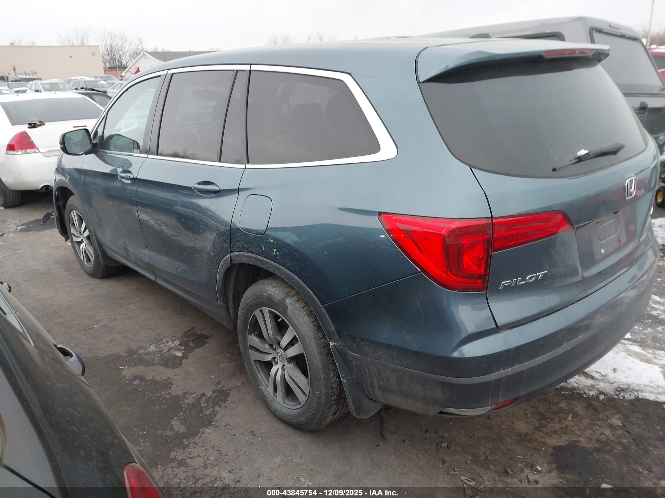 HONDA PILOT image 3