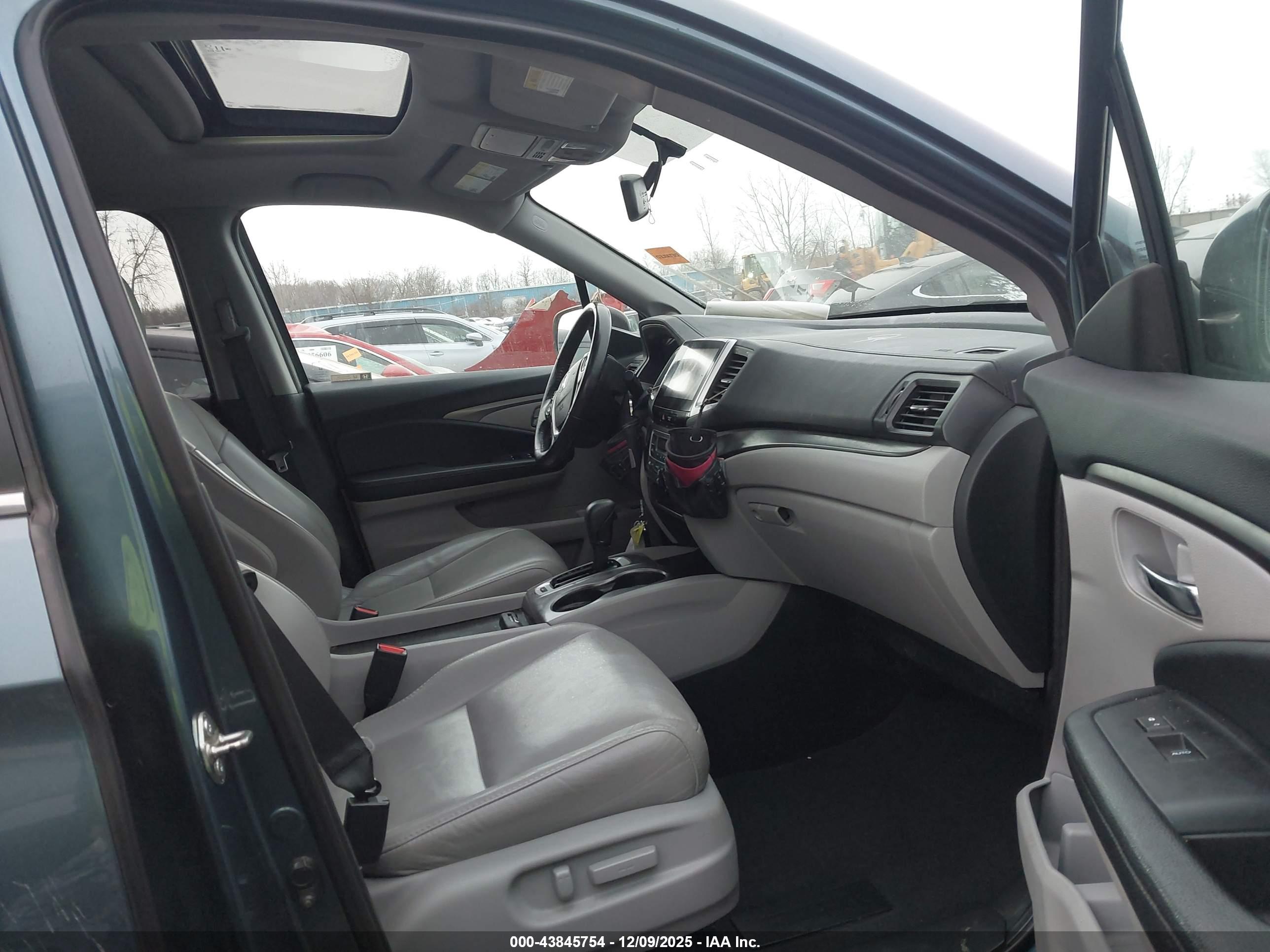 HONDA PILOT image 5