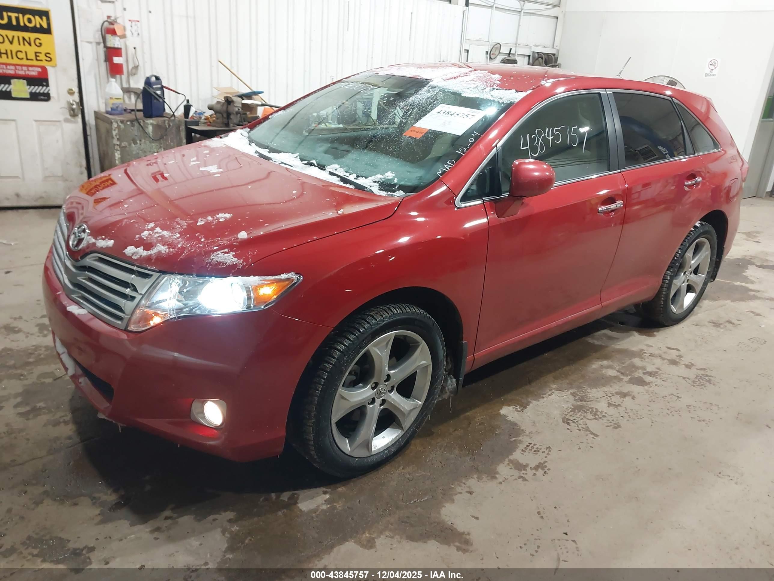 TOYOTA VENZA image 2