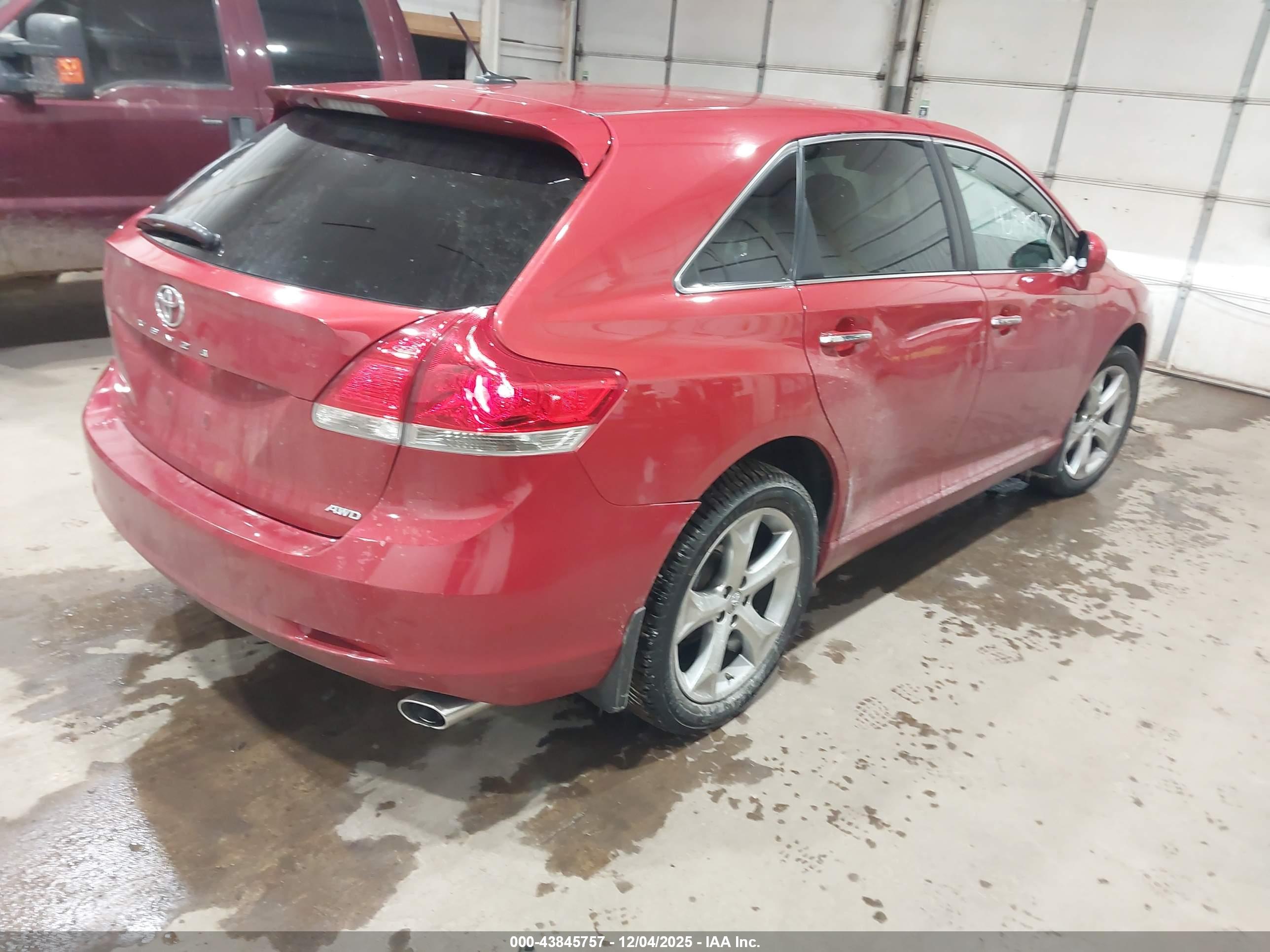 TOYOTA VENZA image 4