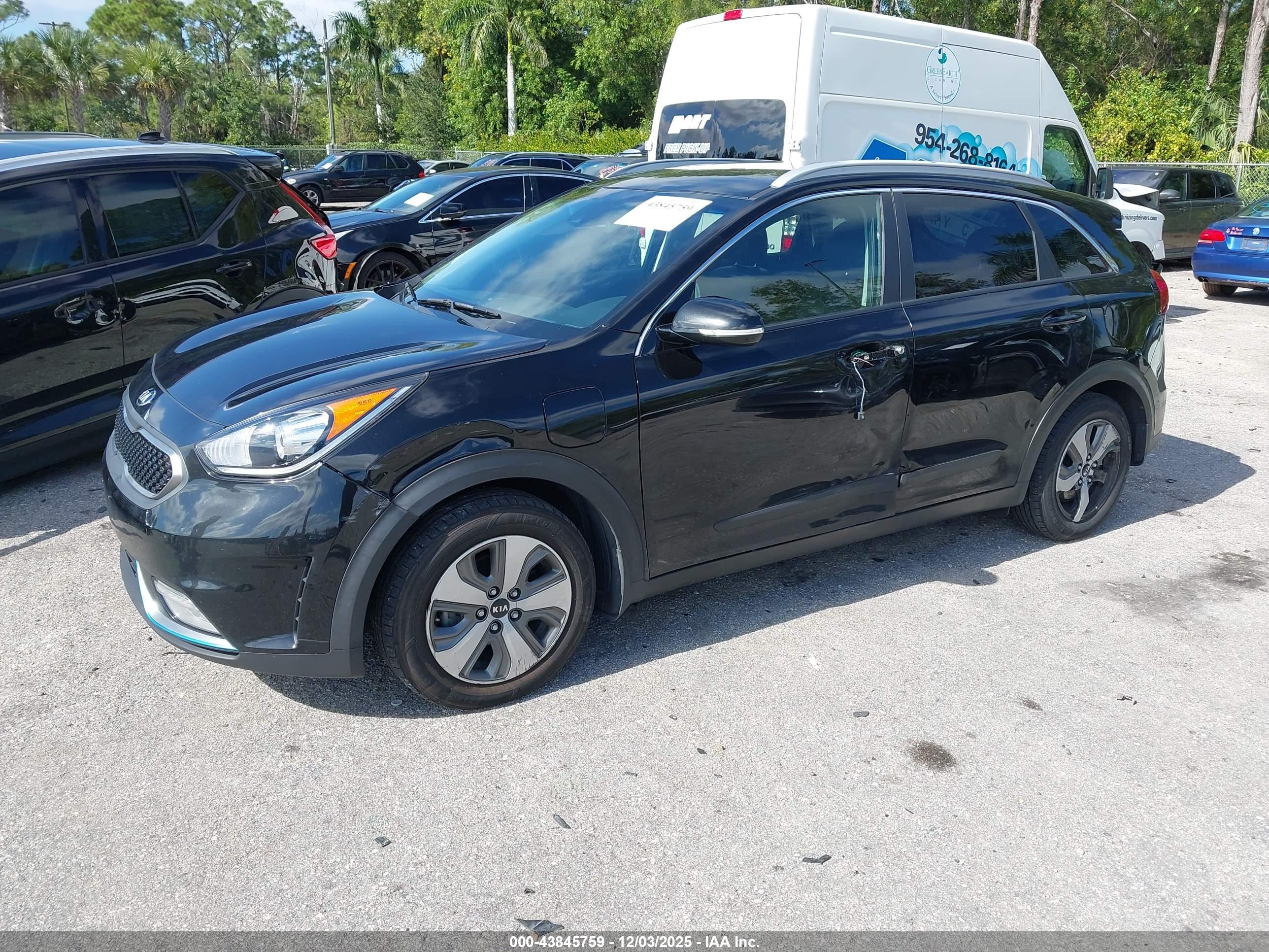 KIA NIRO image 2
