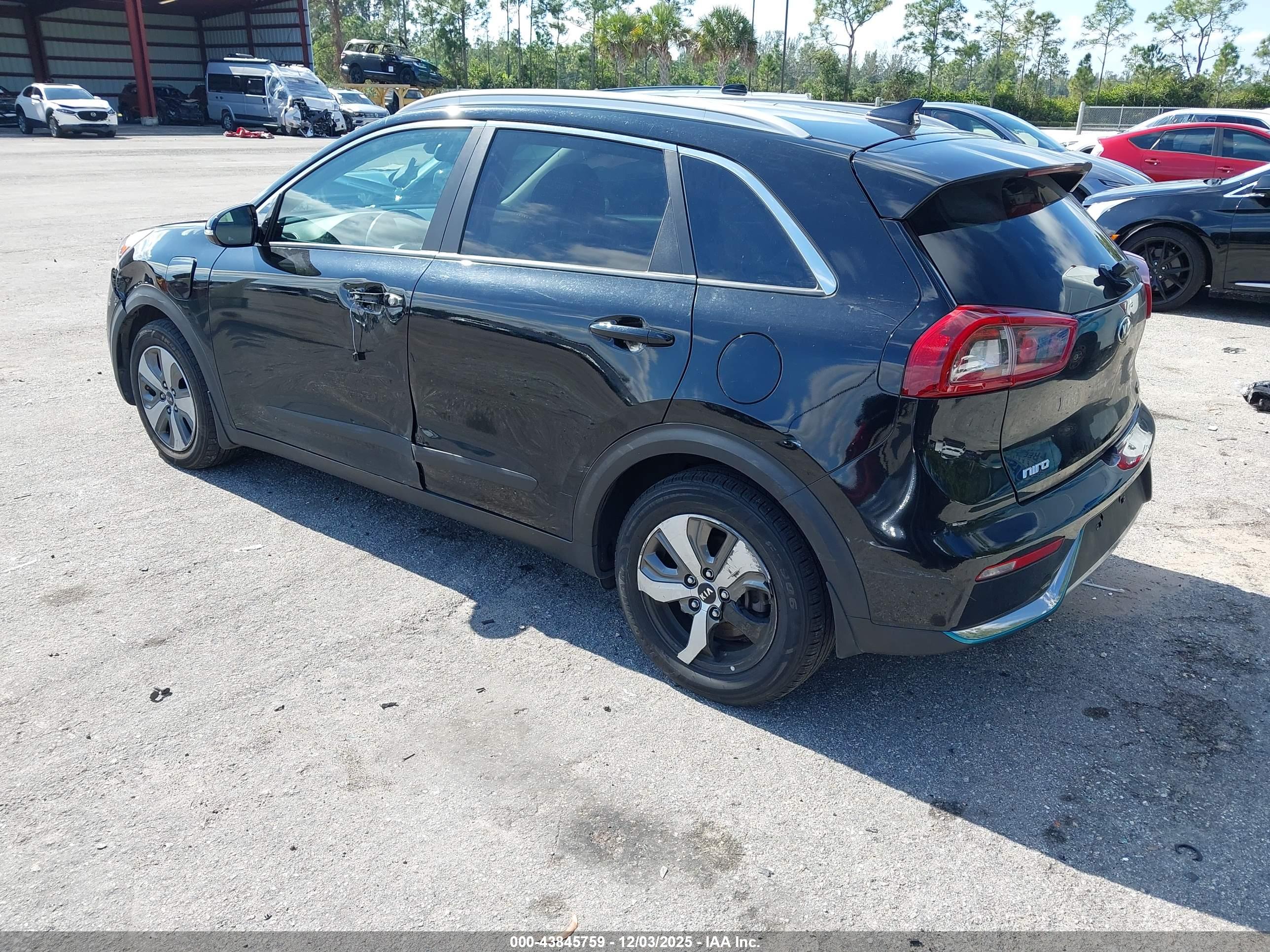 KIA NIRO image 3