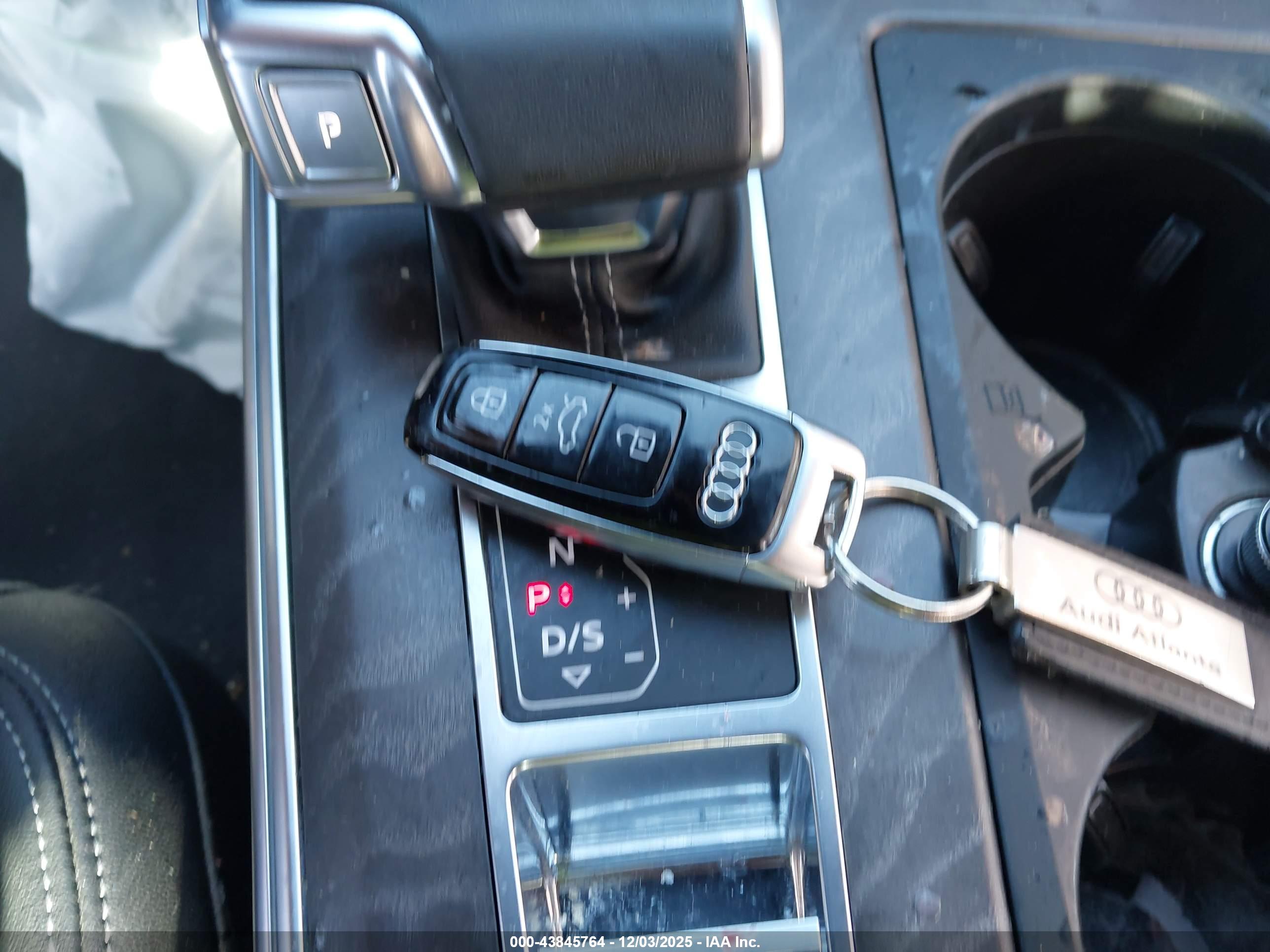 AUDI A6 image 11