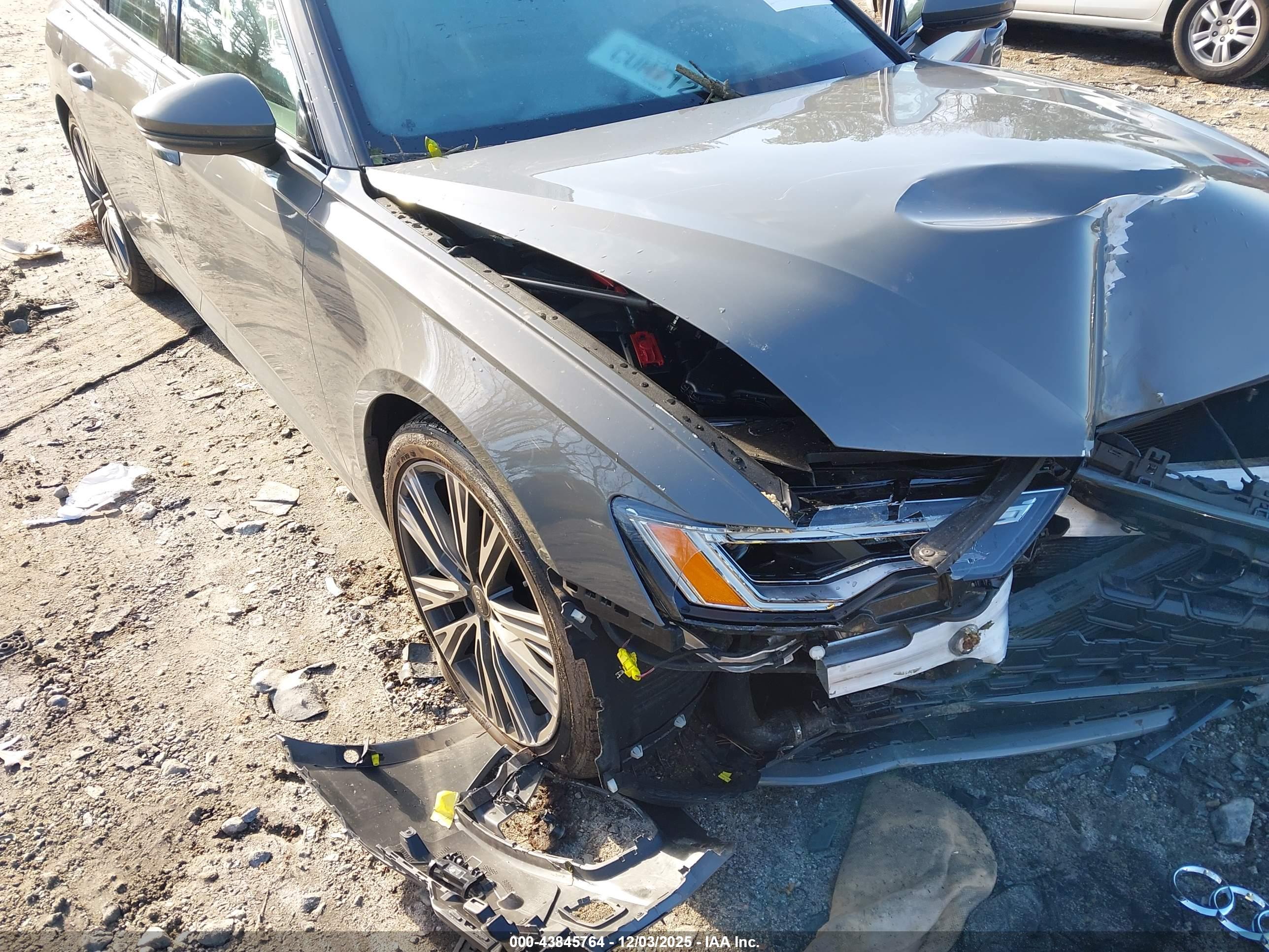 AUDI A6 image 6