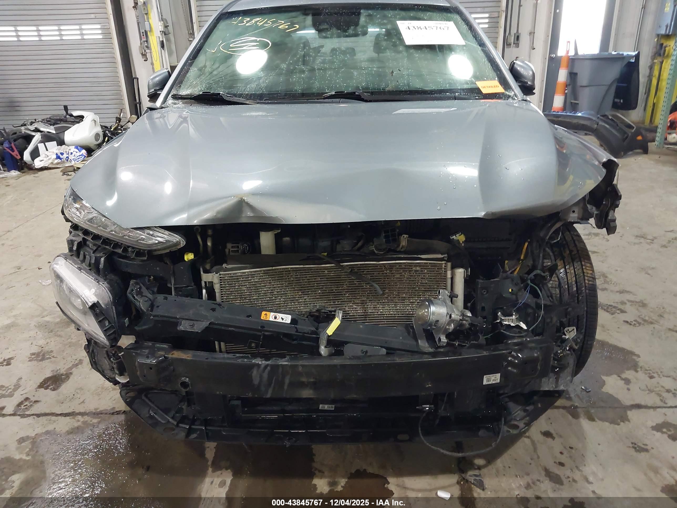 HYUNDAI KONA image 6