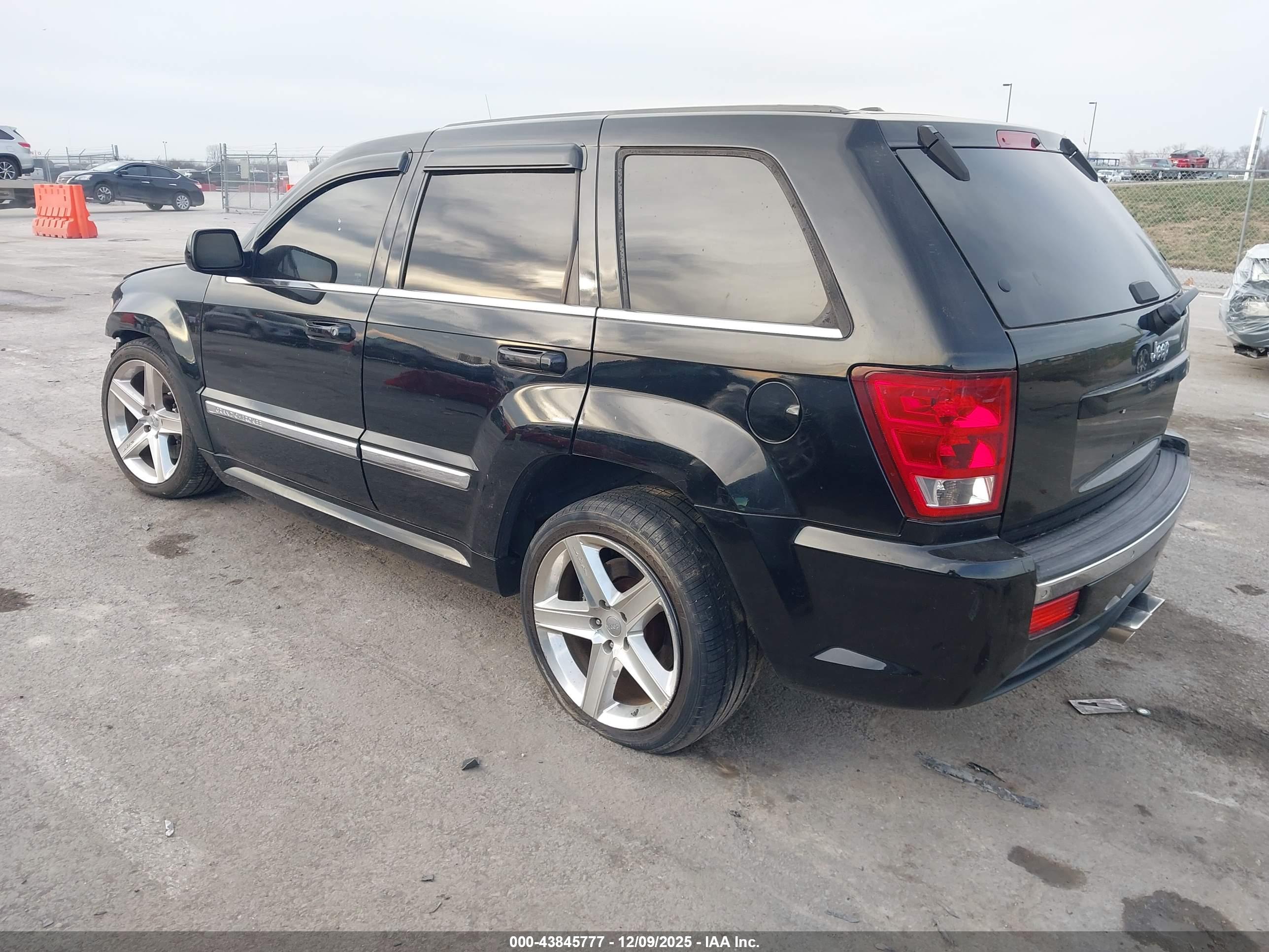 JEEP GRAND image 3