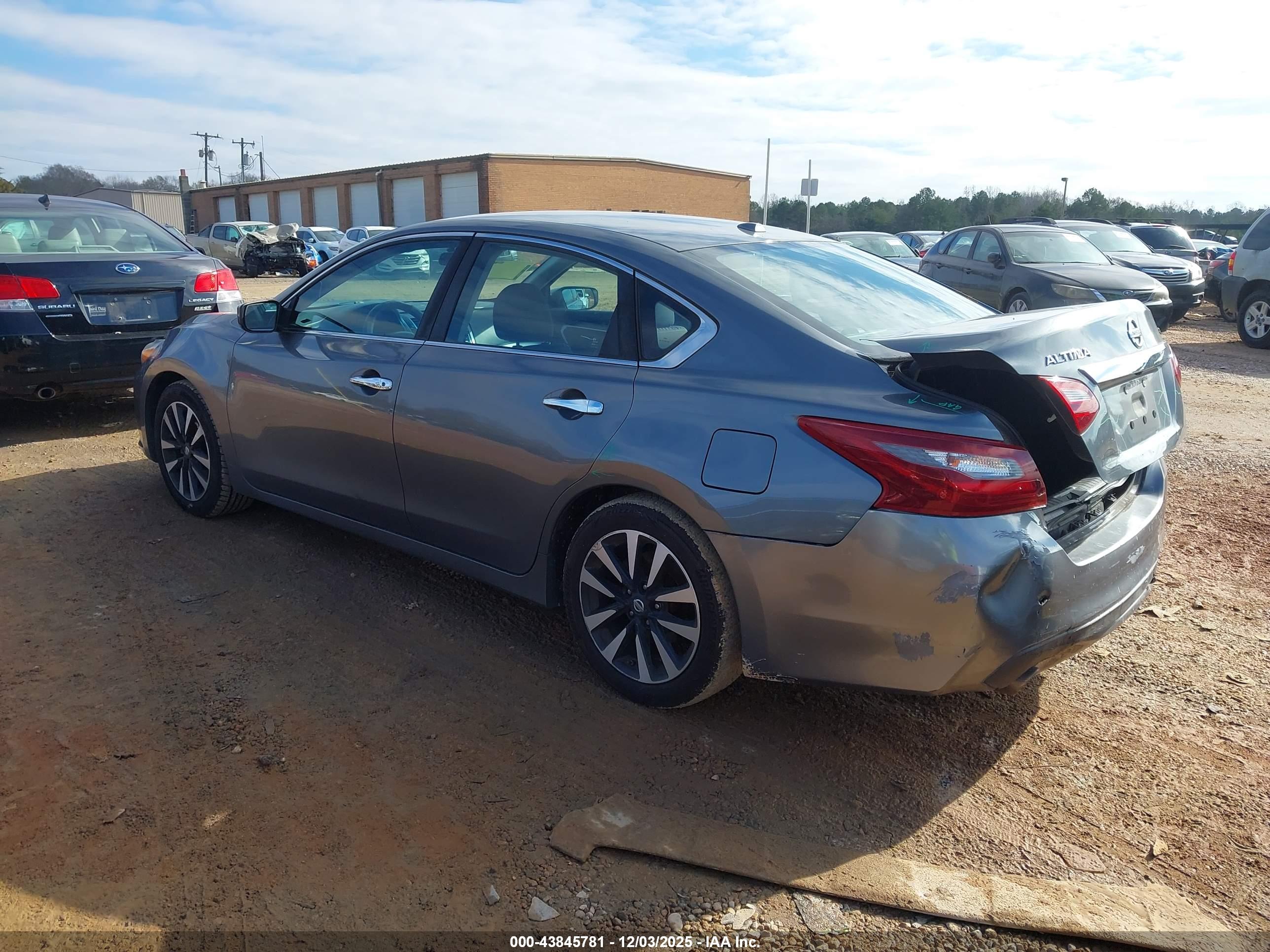 NISSAN ALTIMA image 3