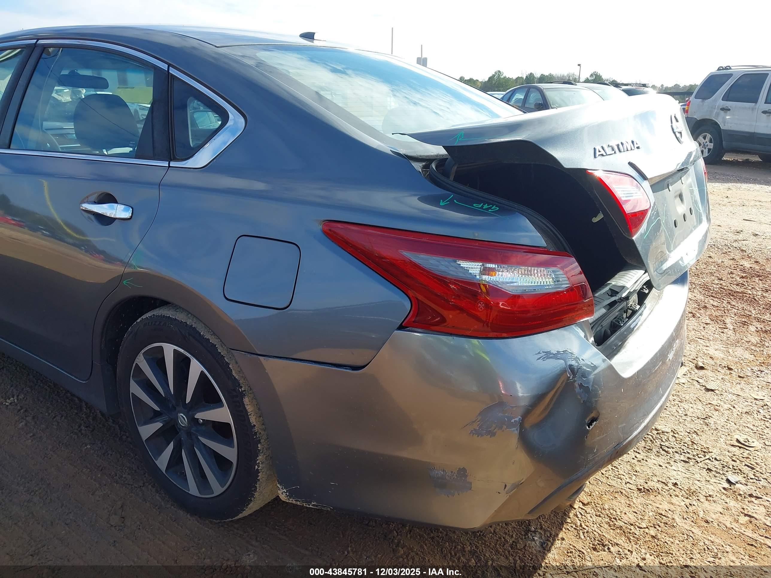 NISSAN ALTIMA image 6