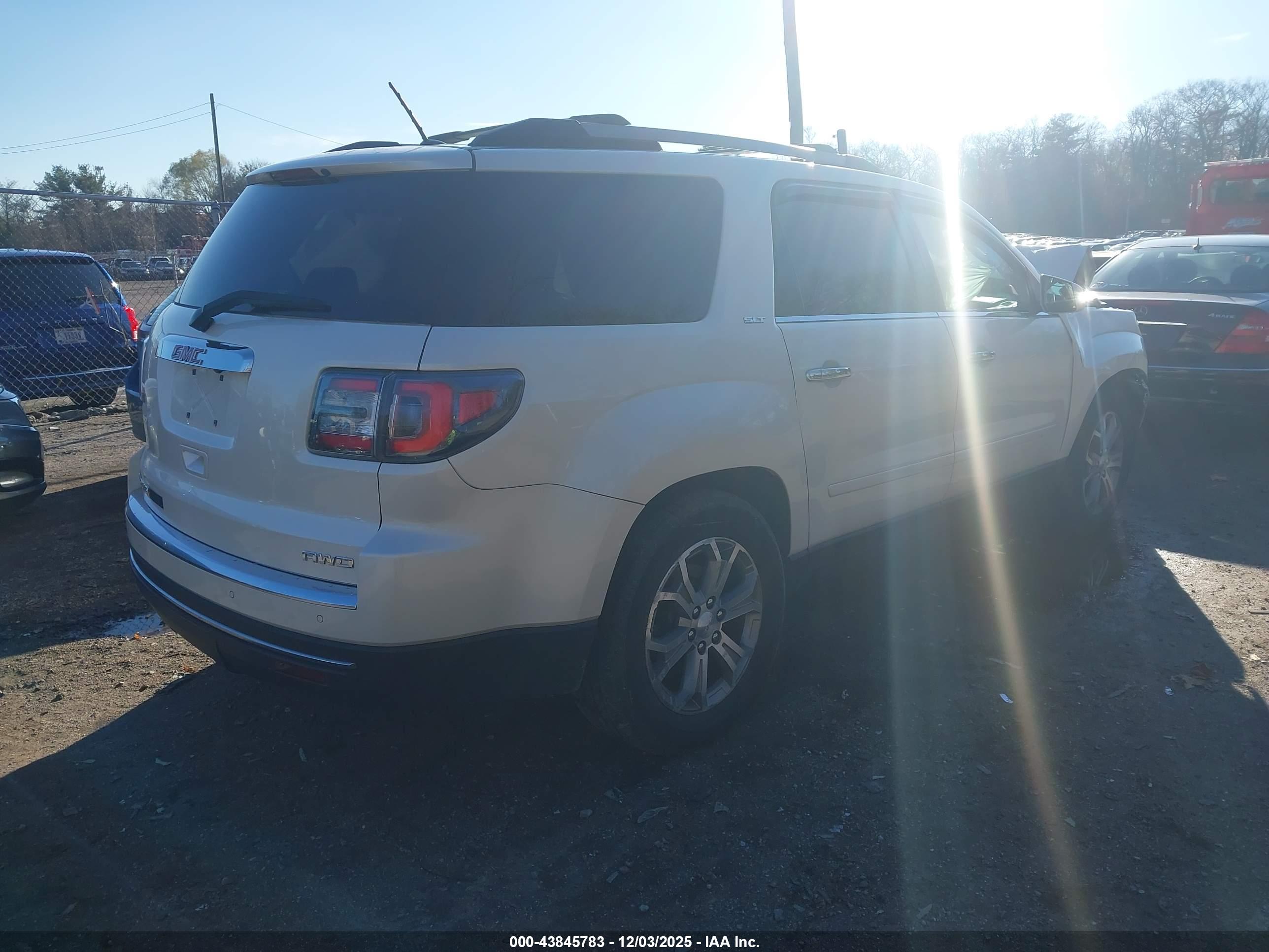 GMC ACADIA image 4