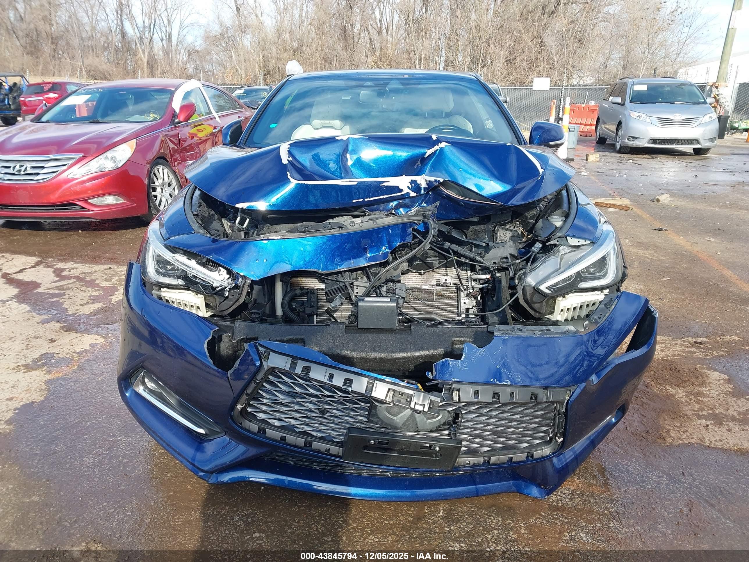 INFINITI Q60 image 6