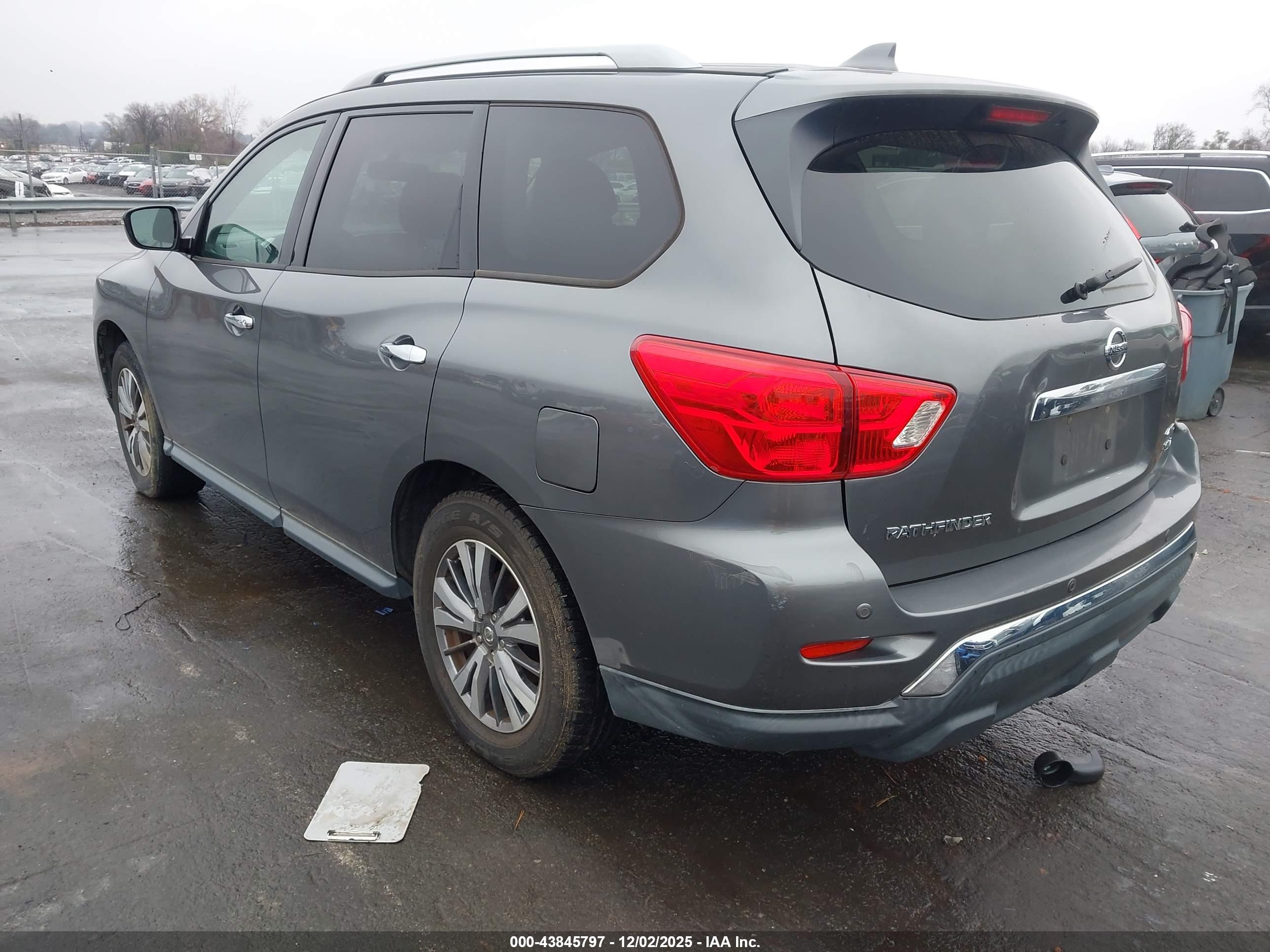 NISSAN PATHFINDER image 3