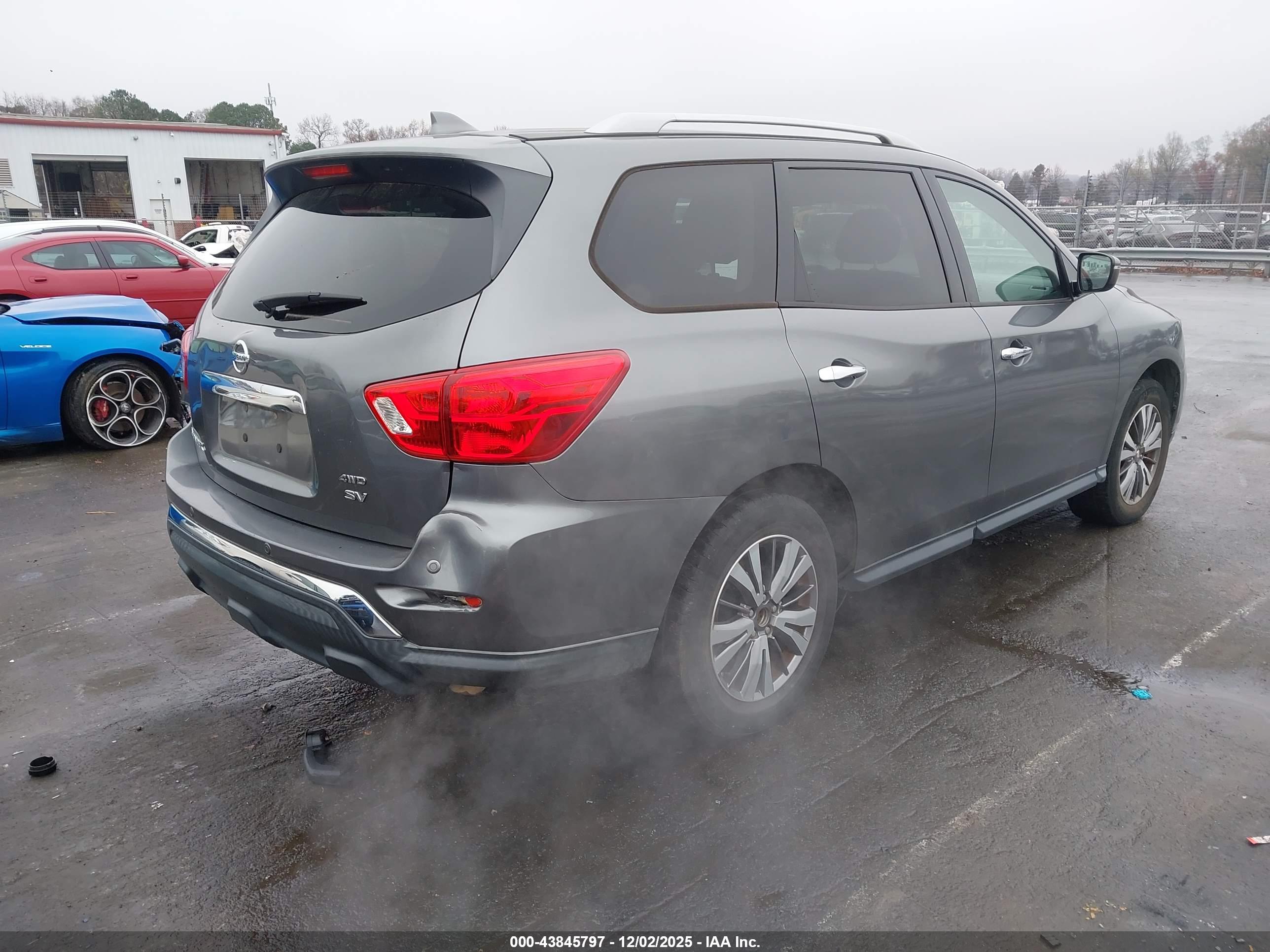 NISSAN PATHFINDER image 4