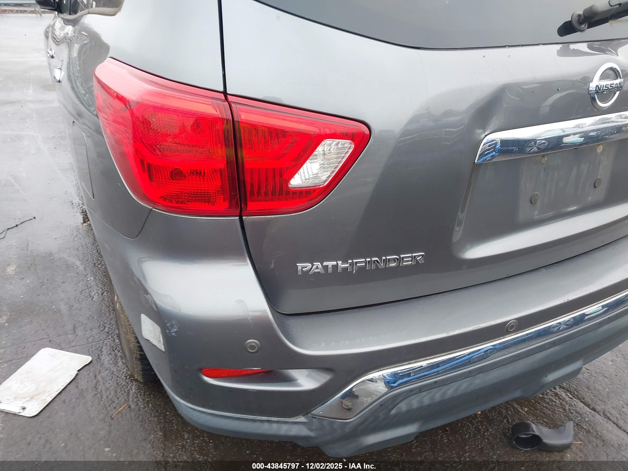 NISSAN PATHFINDER image 6