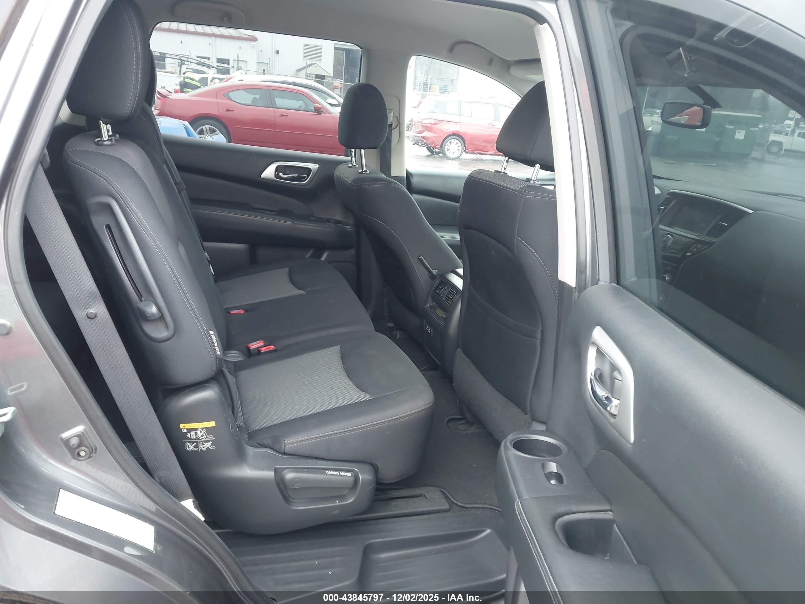 NISSAN PATHFINDER image 8