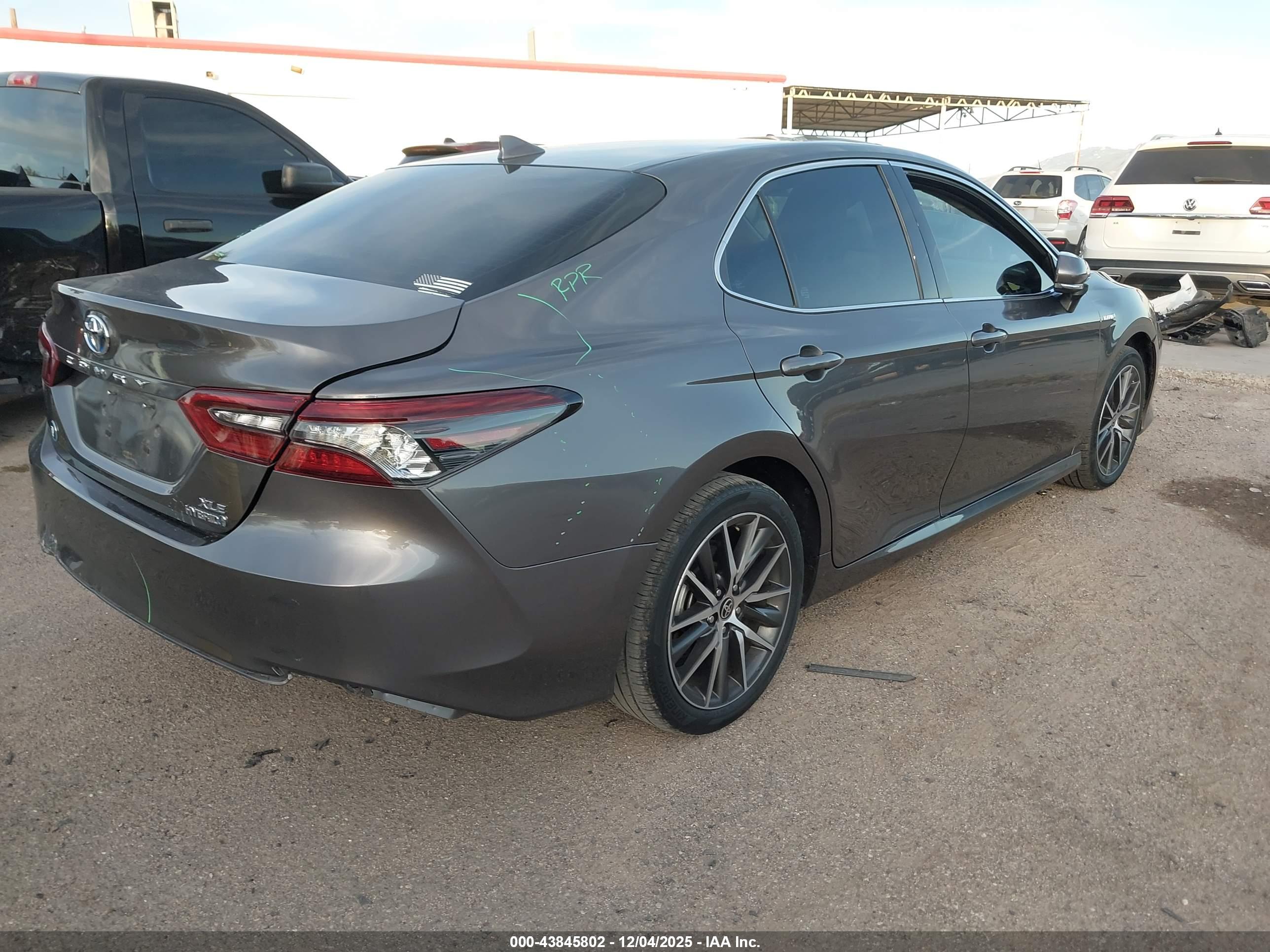 TOYOTA CAMRY image 4