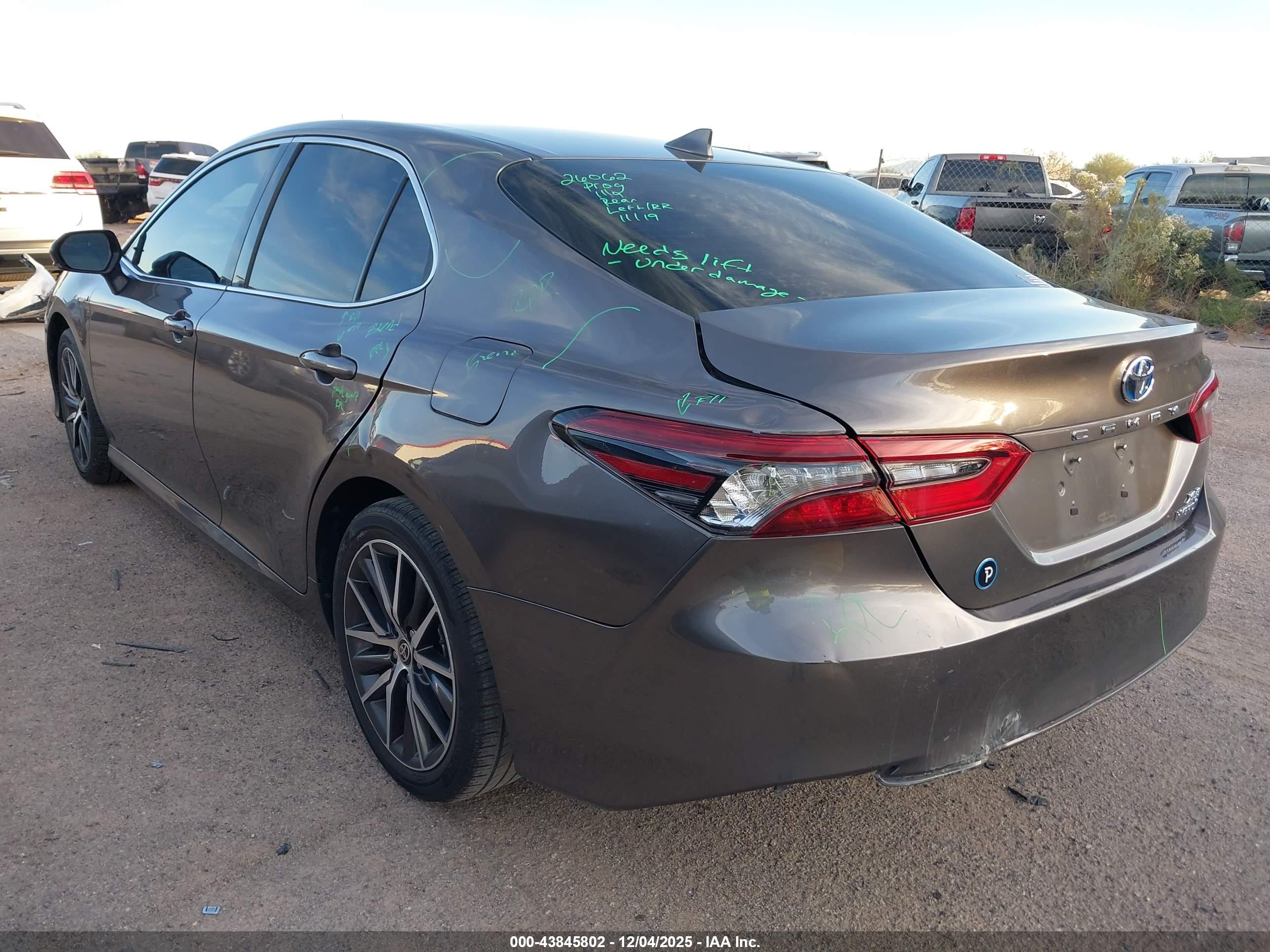 TOYOTA CAMRY image 6