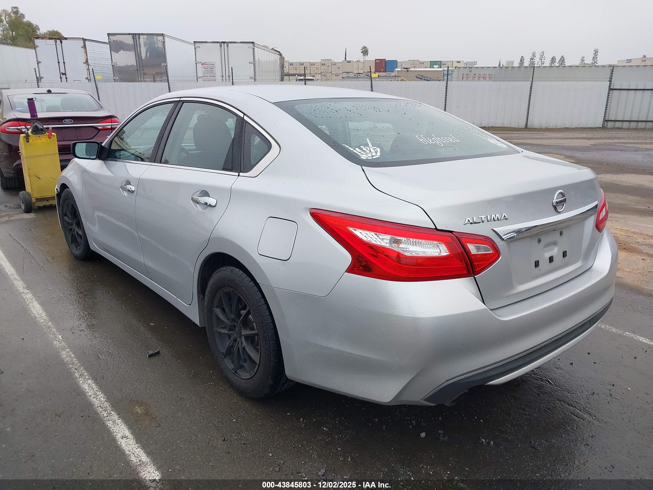 NISSAN ALTIMA image 3