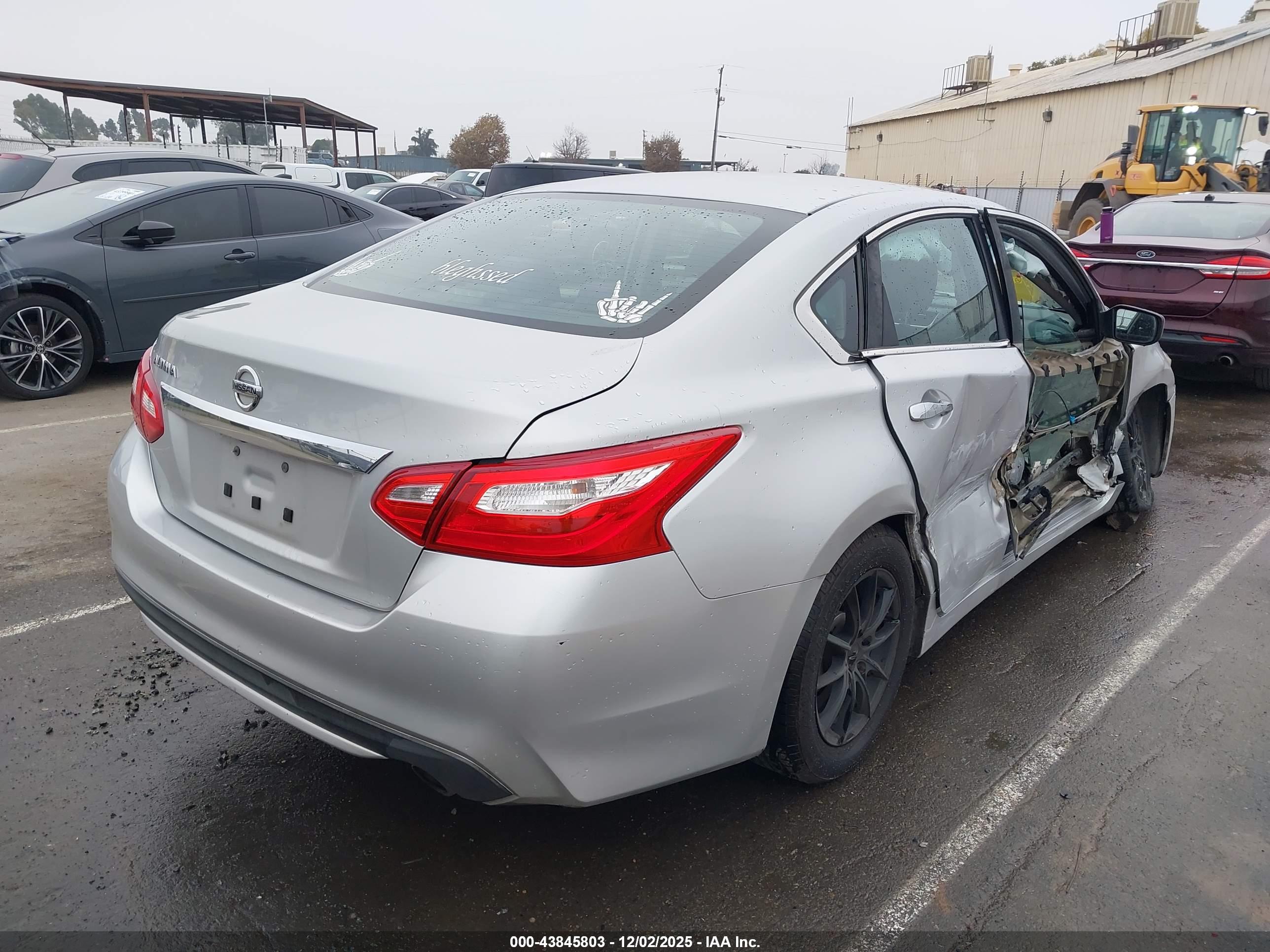 NISSAN ALTIMA image 4