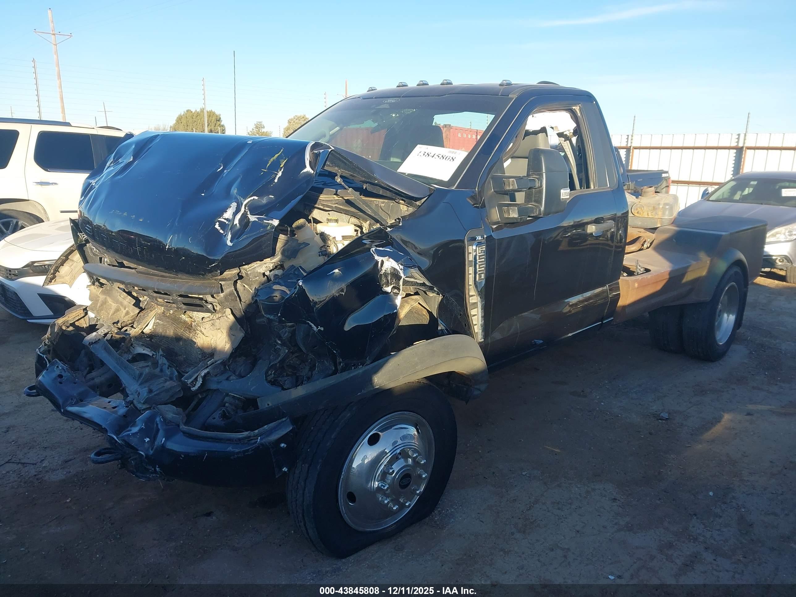 FORD F-550 image 2