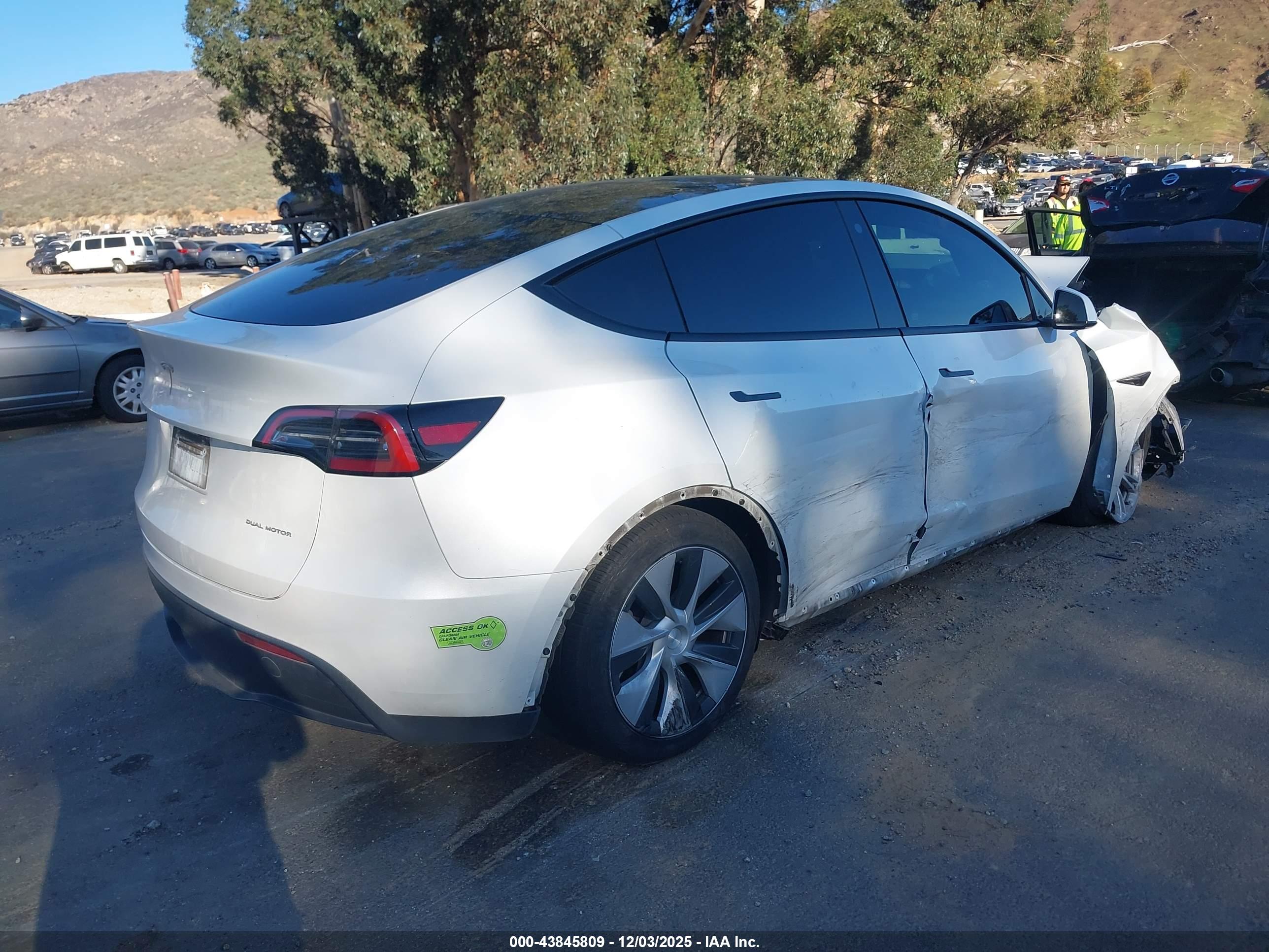TESLA MODEL image 4