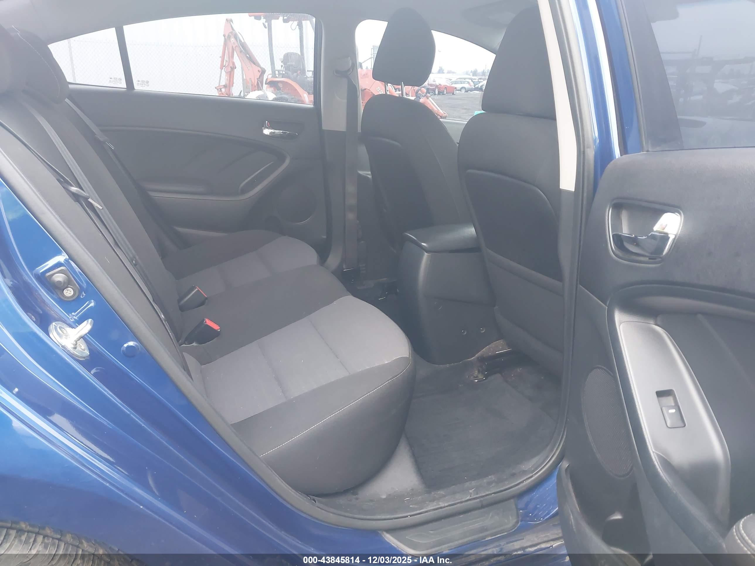 KIA FORTE image 8