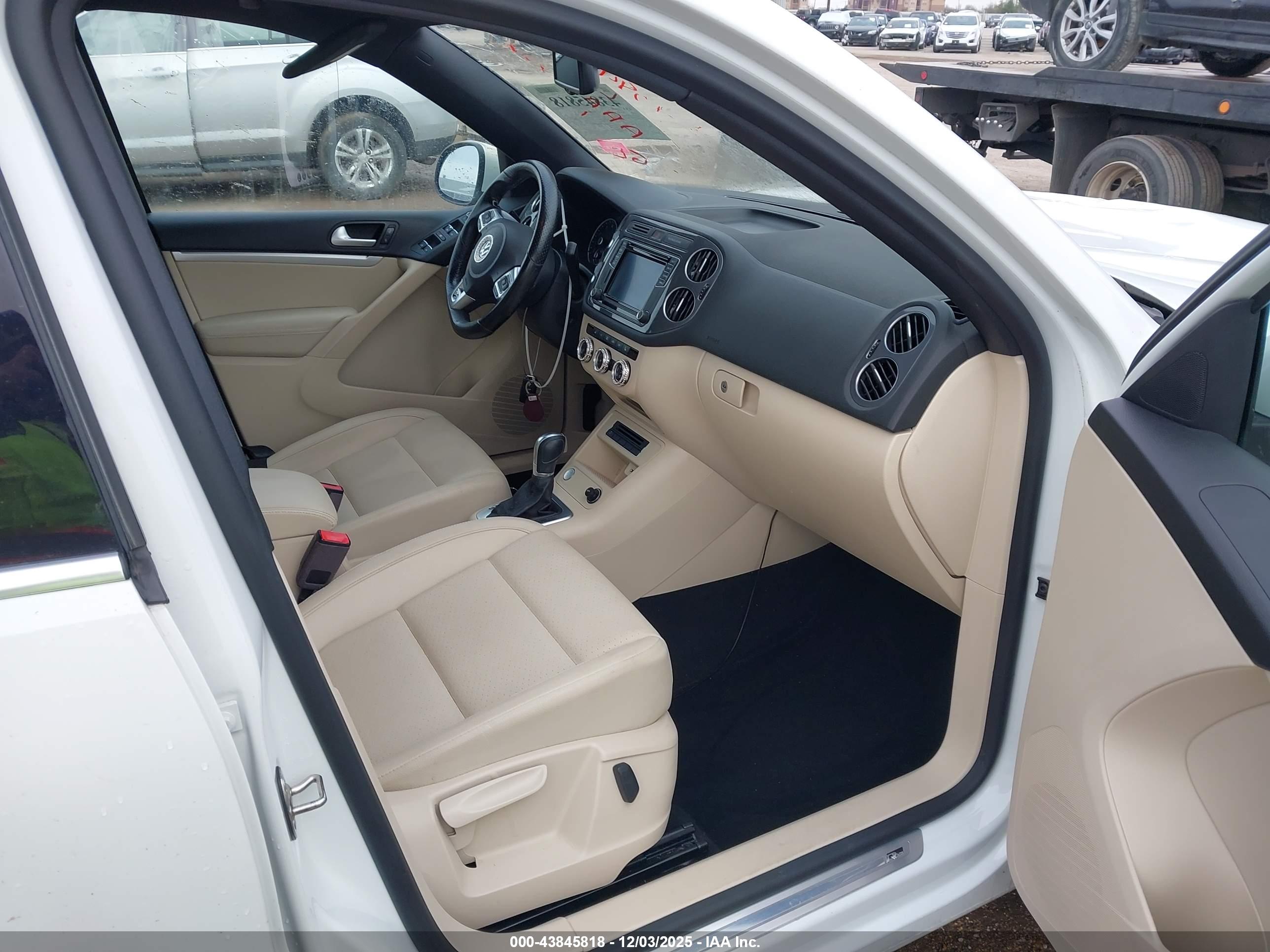 VOLKSWAGEN TIGUAN image 5