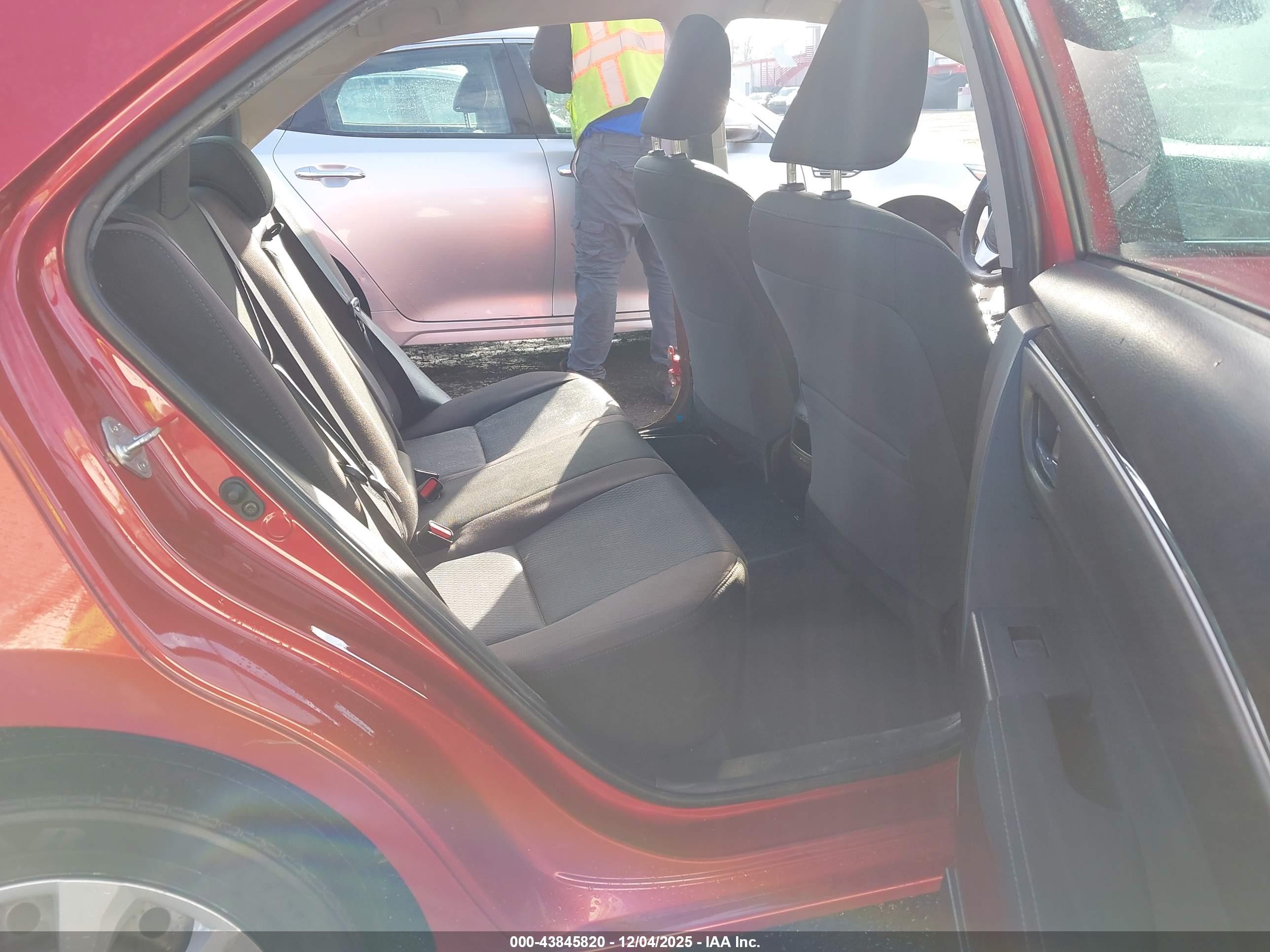 TOYOTA COROLLA image 8