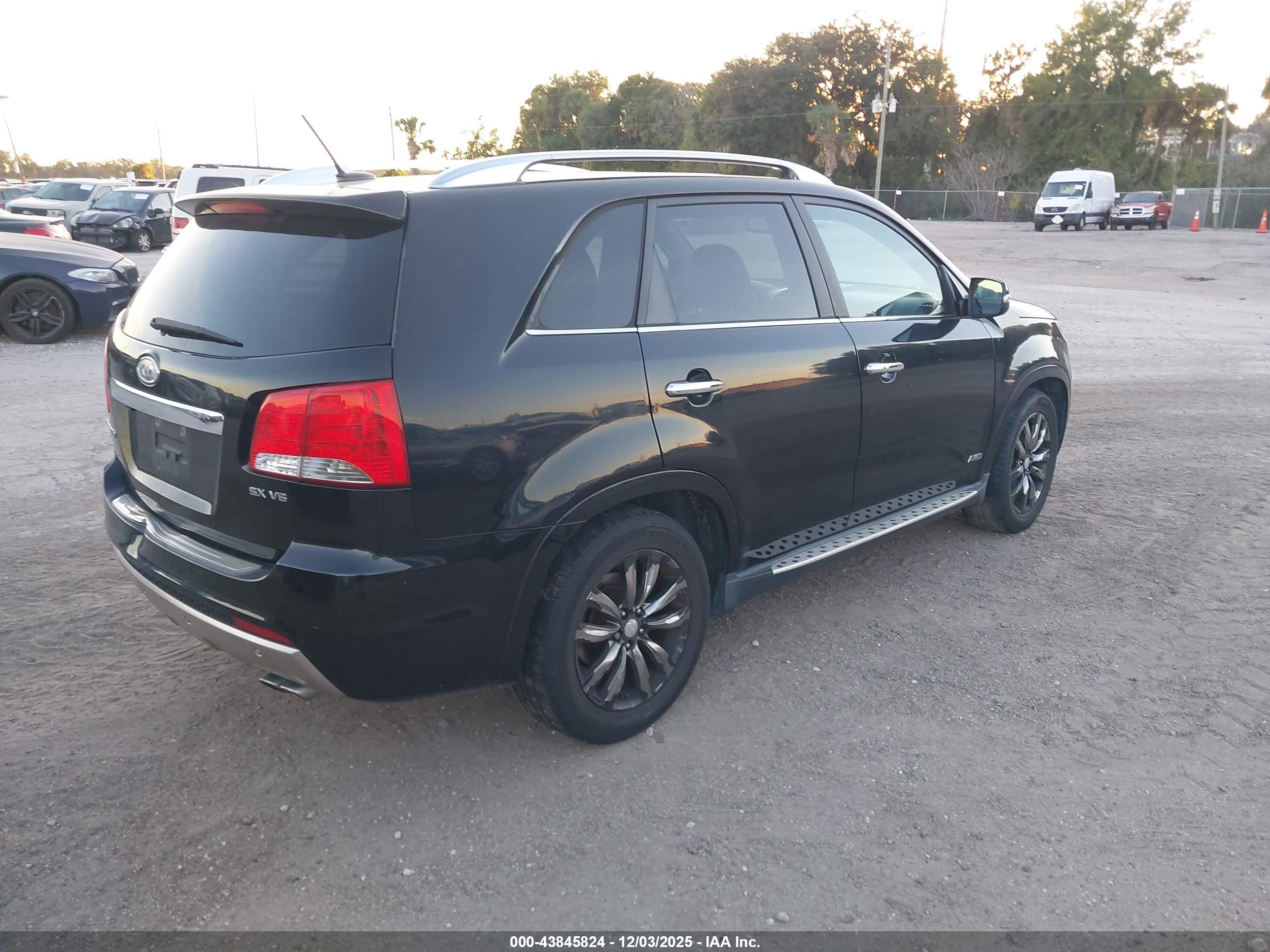 KIA SORENTO image 4