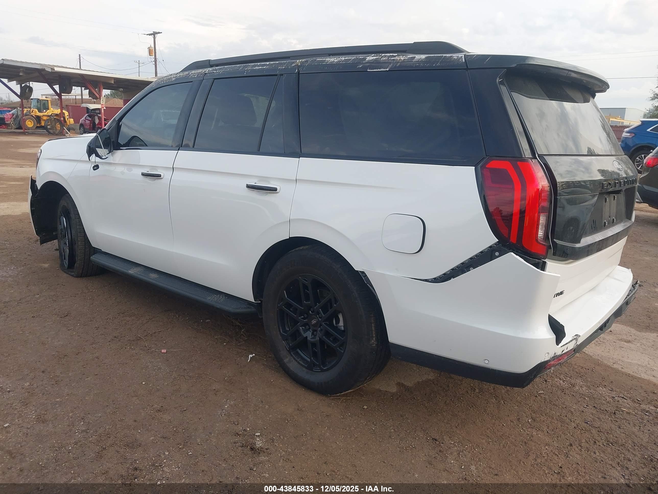 FORD EXPEDITION image 3