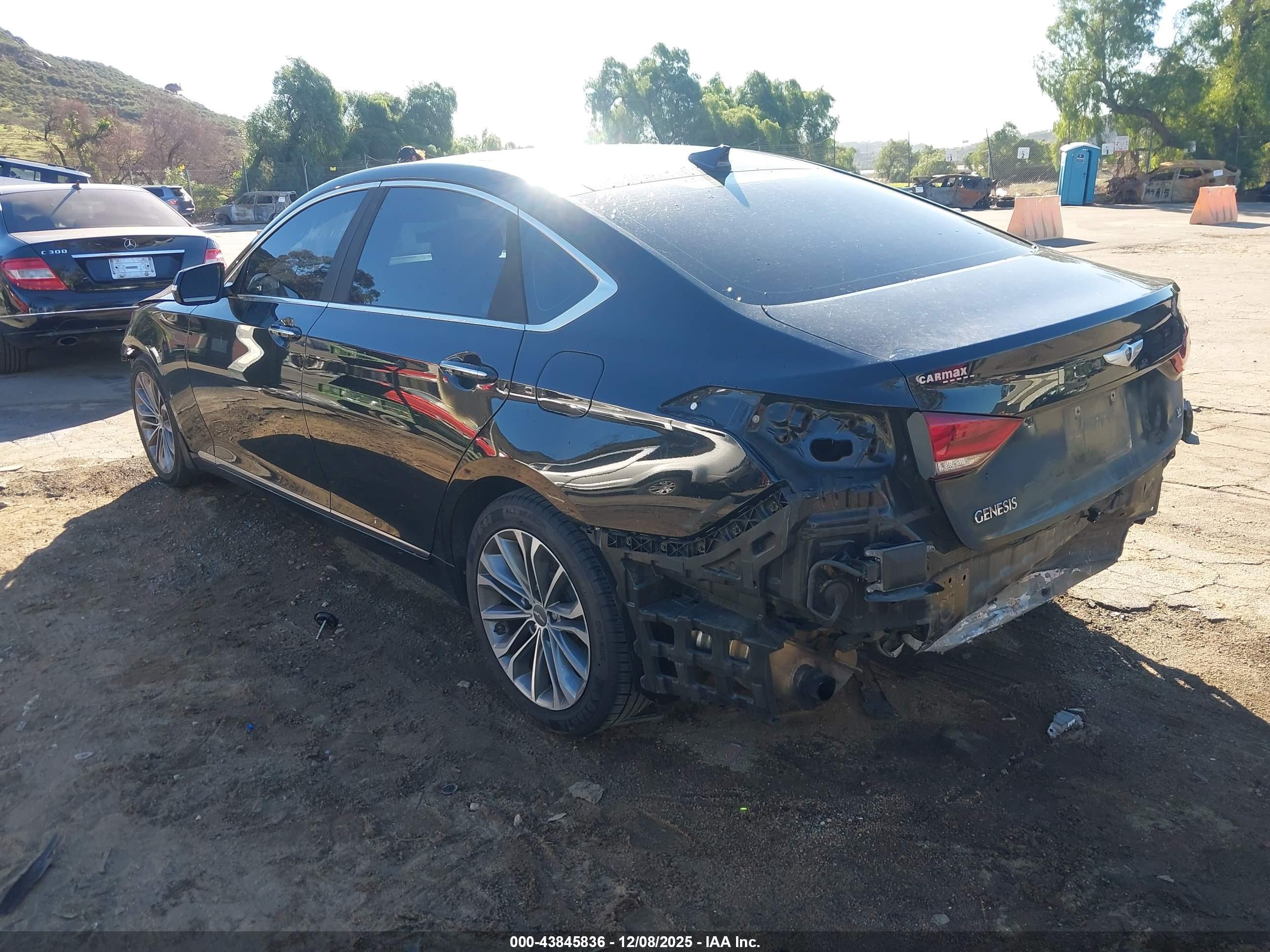 HYUNDAI GENESIS image 3
