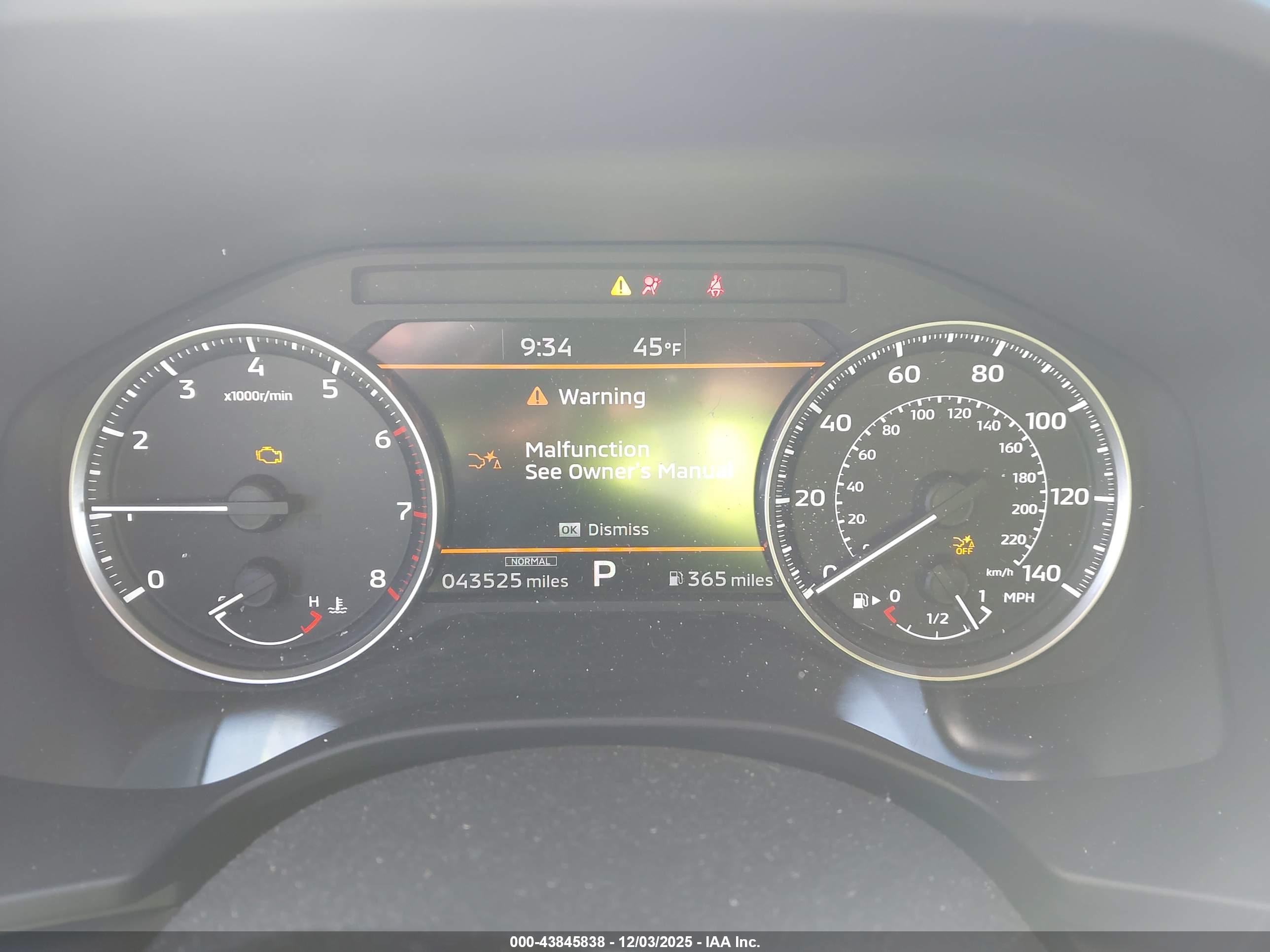 MITSUBISHI OUTLANDER image 7