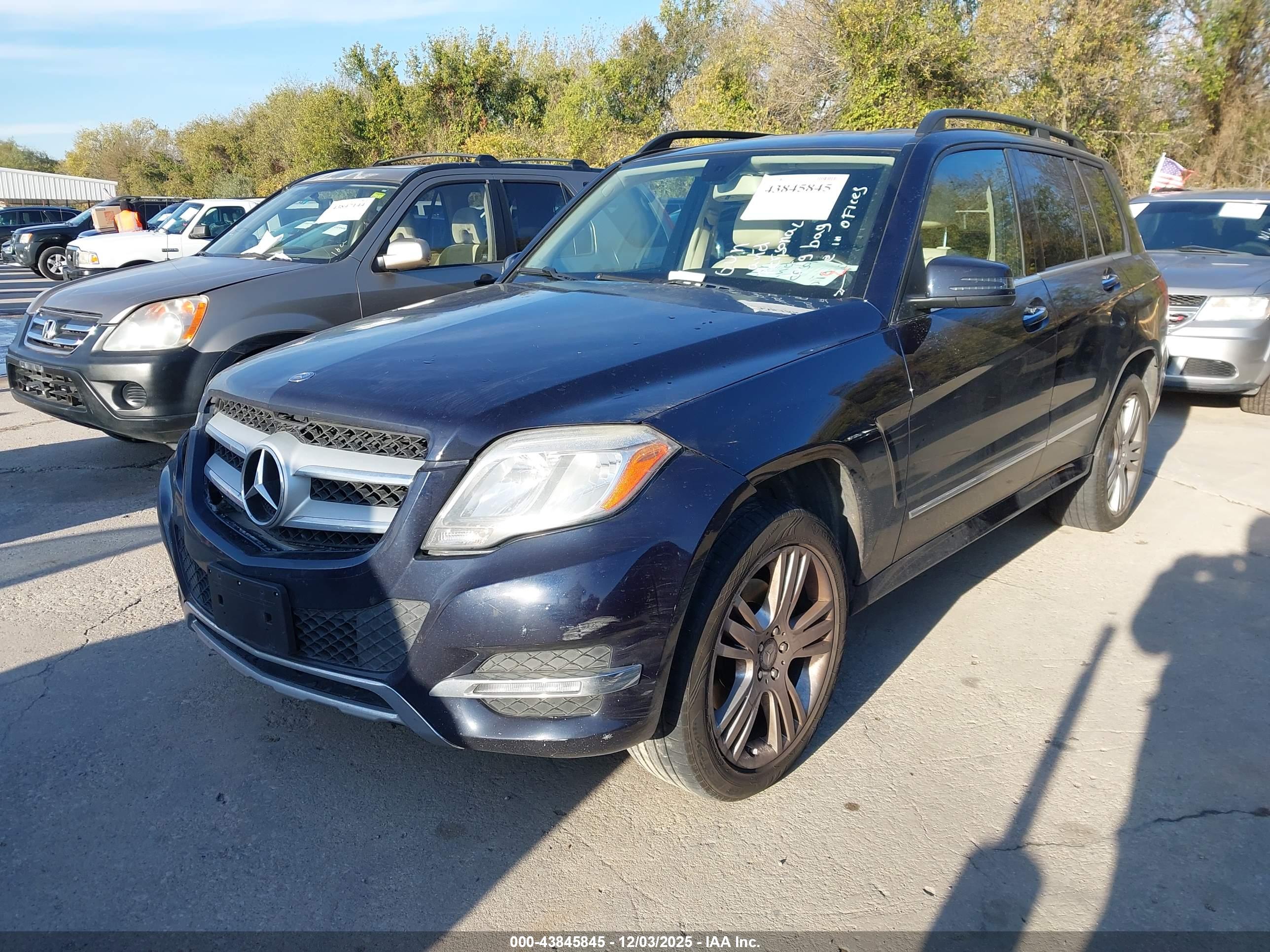 MERCEDES-BENZ GLK image 2