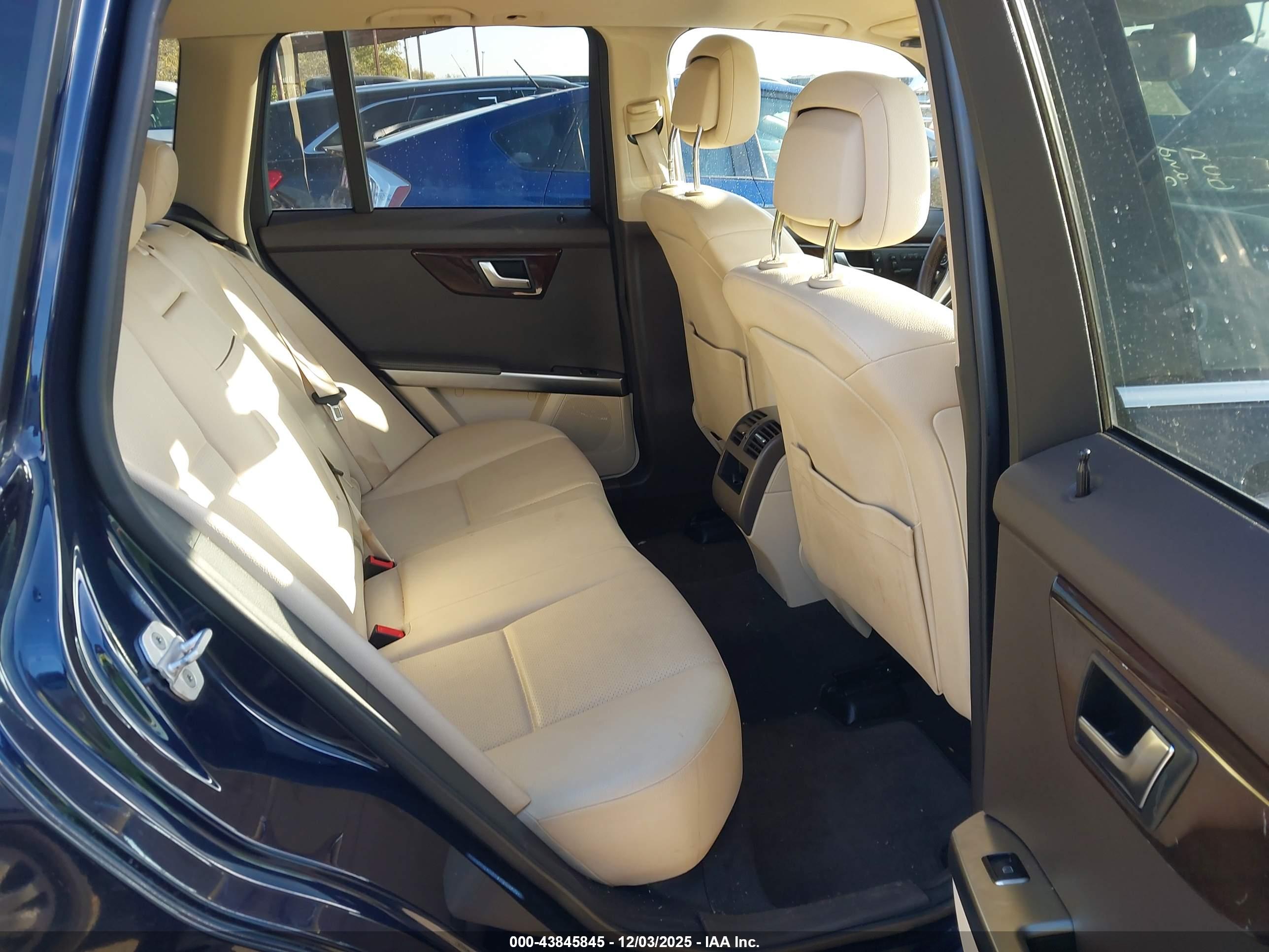 MERCEDES-BENZ GLK image 8