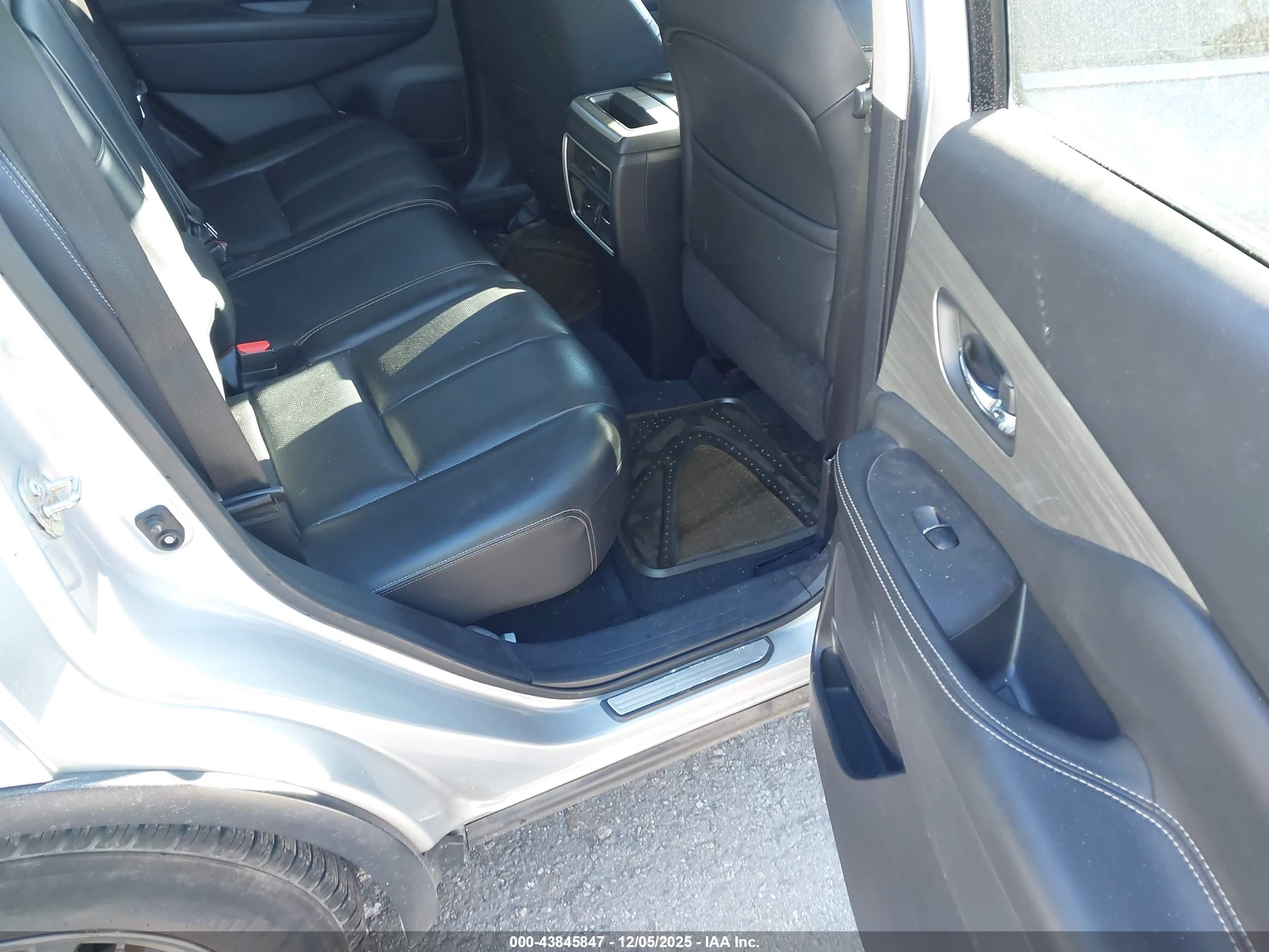 NISSAN MURANO image 8