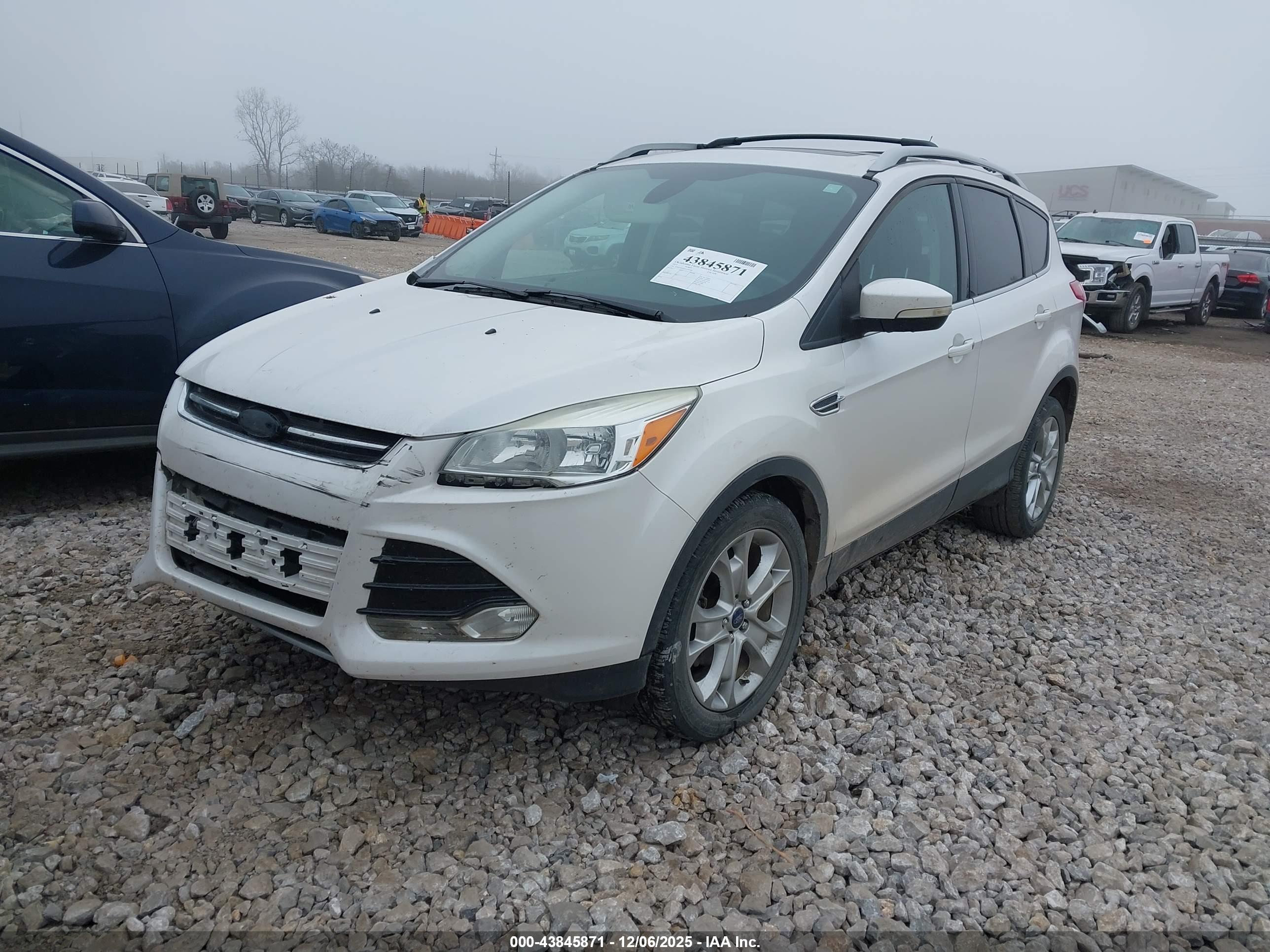 FORD ESCAPE image 2