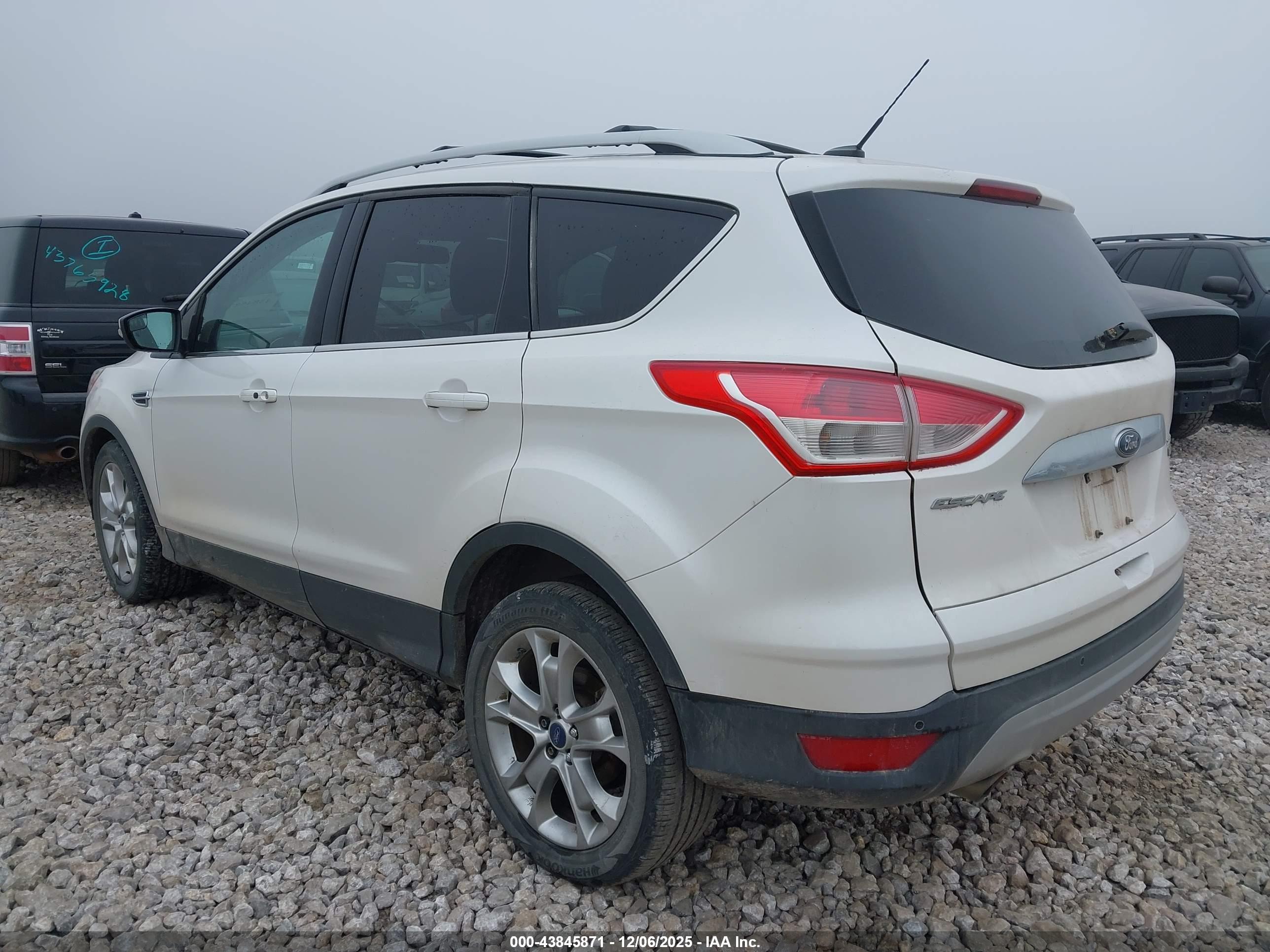 FORD ESCAPE image 3