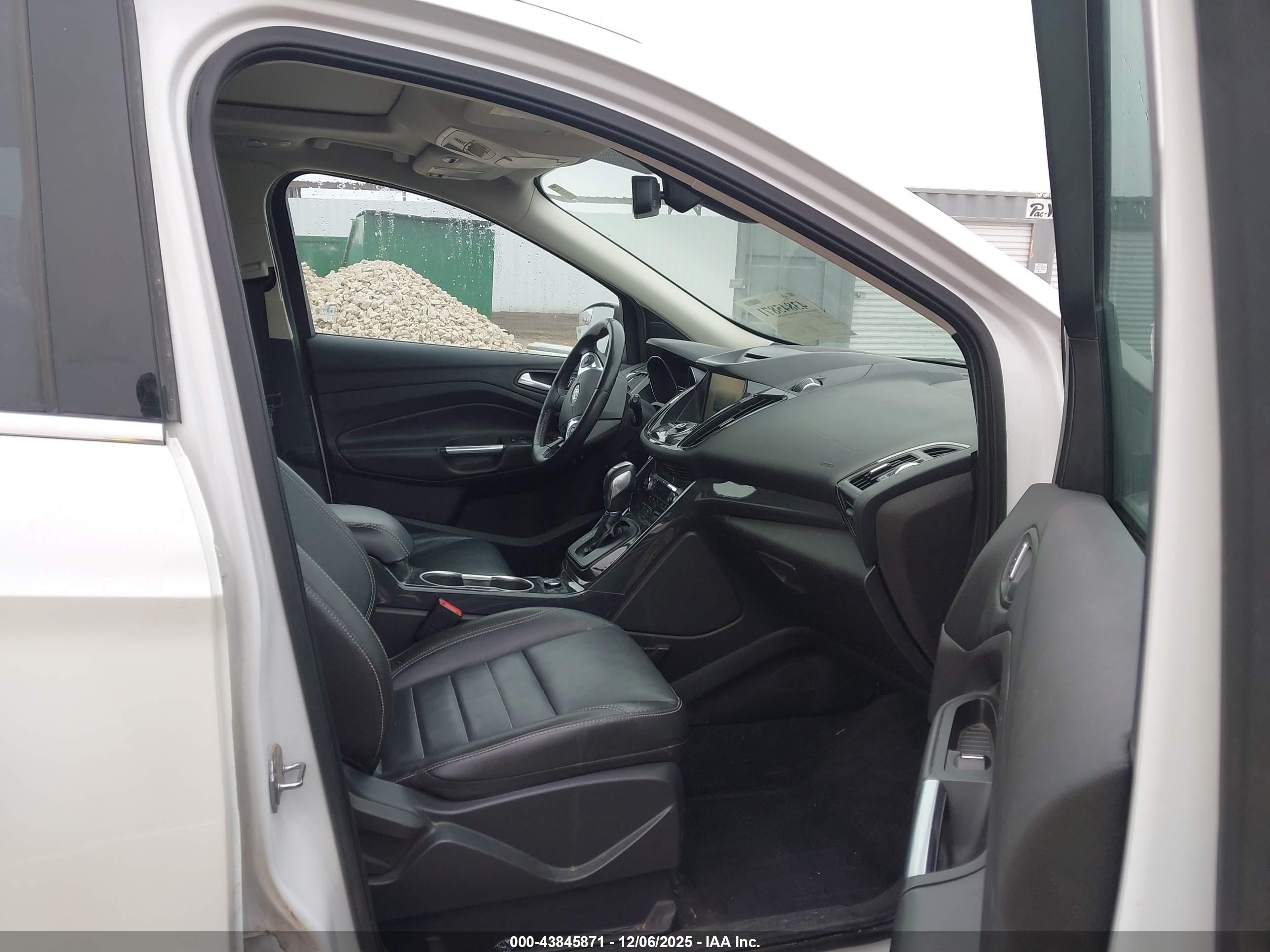 FORD ESCAPE image 5