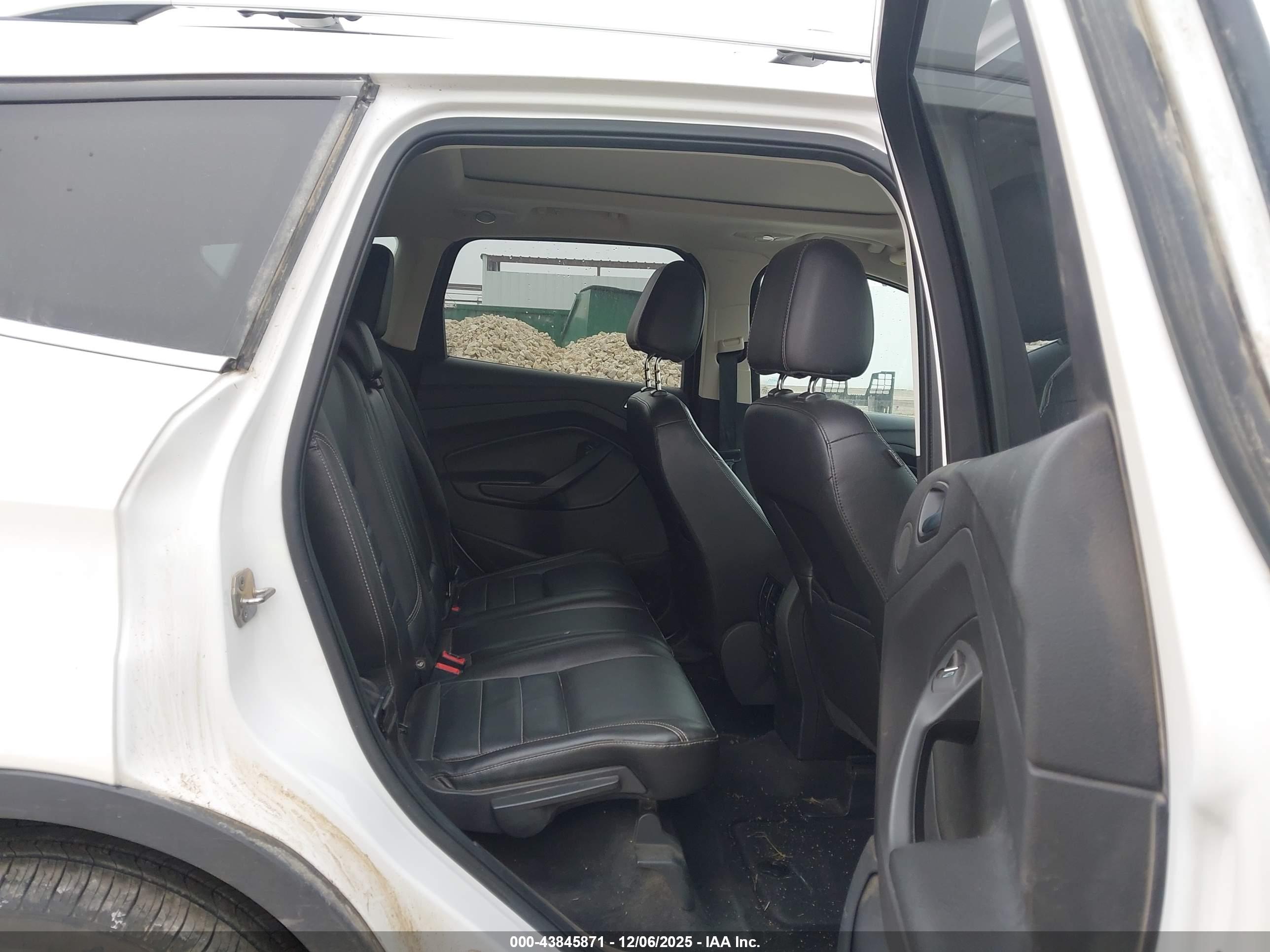 FORD ESCAPE image 8