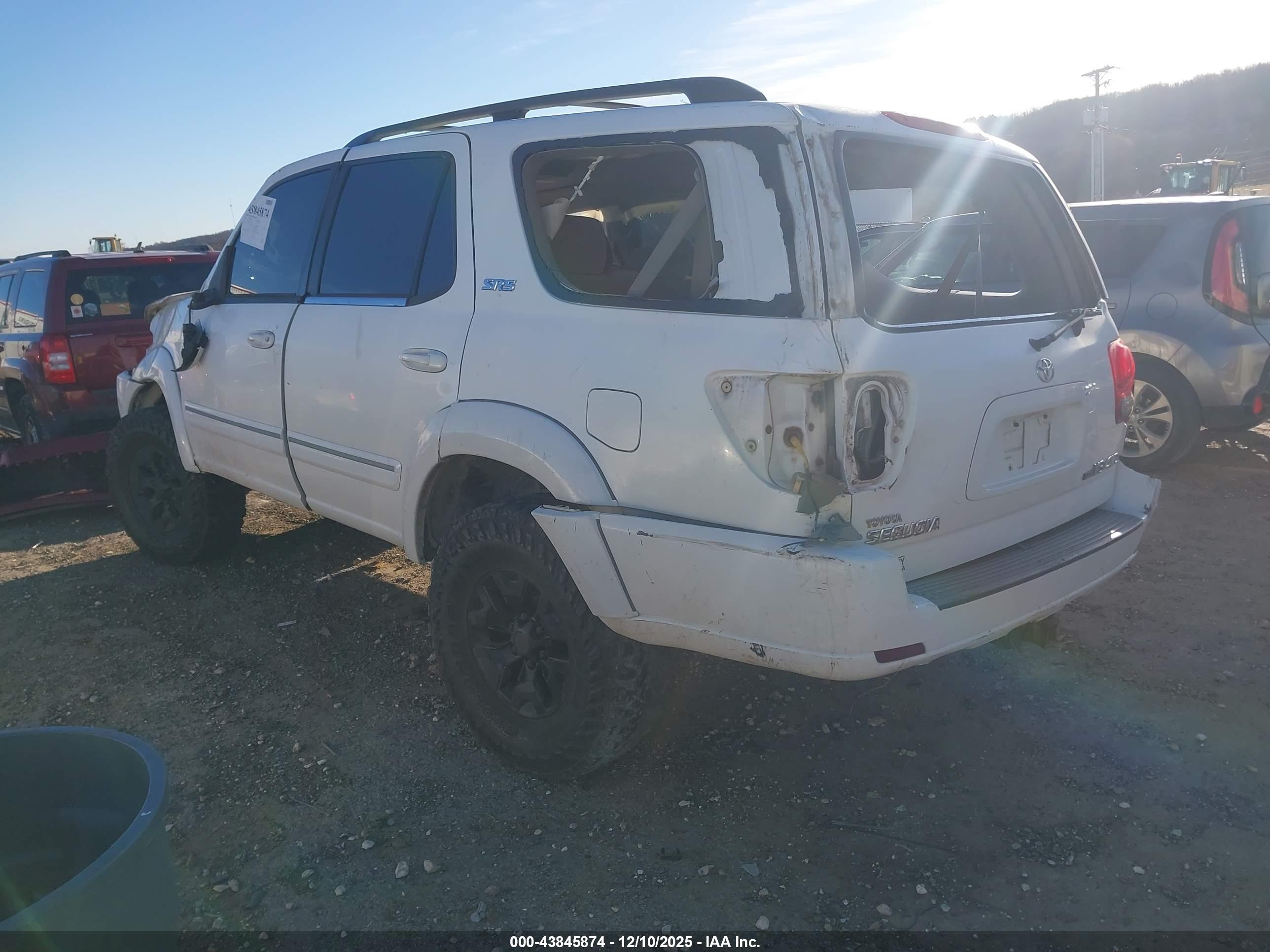 TOYOTA SEQUOIA image 3