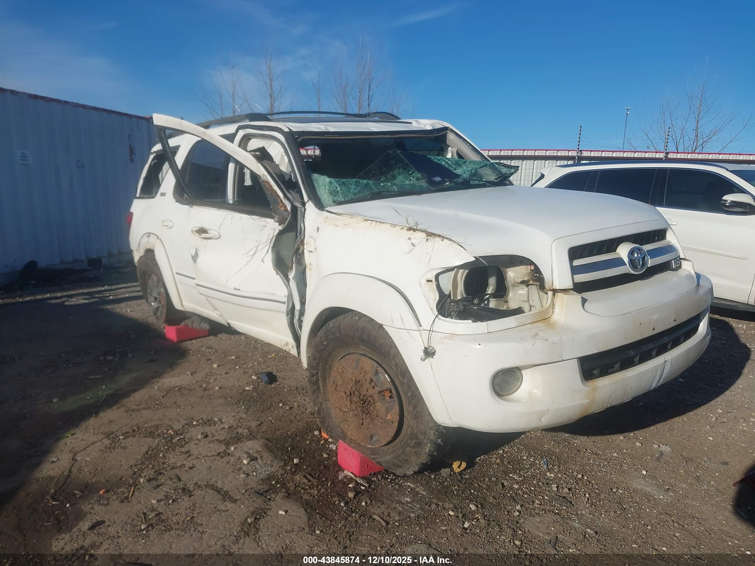 TOYOTA SEQUOIA image 6