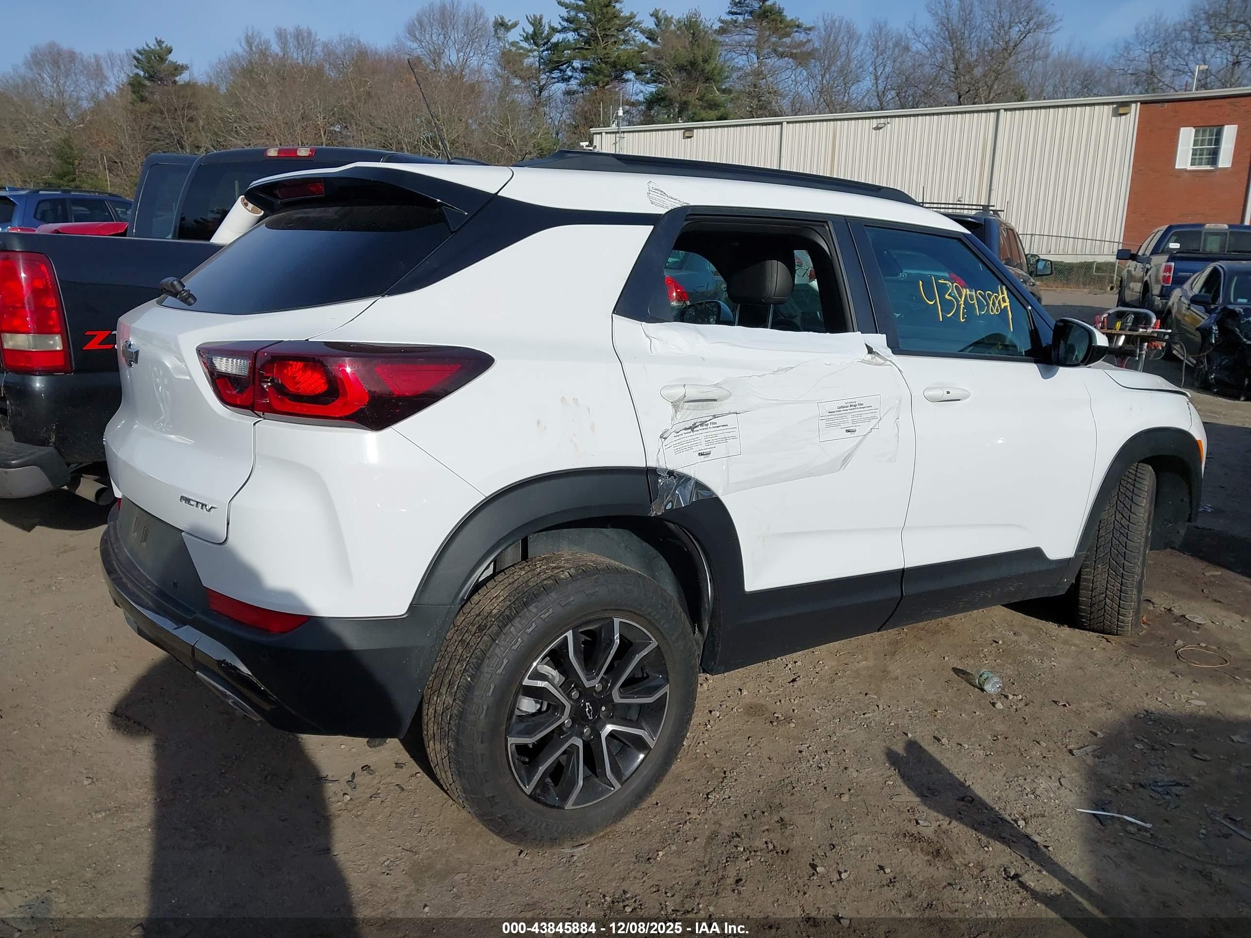 CHEVROLET TRAILBLAZER image 4