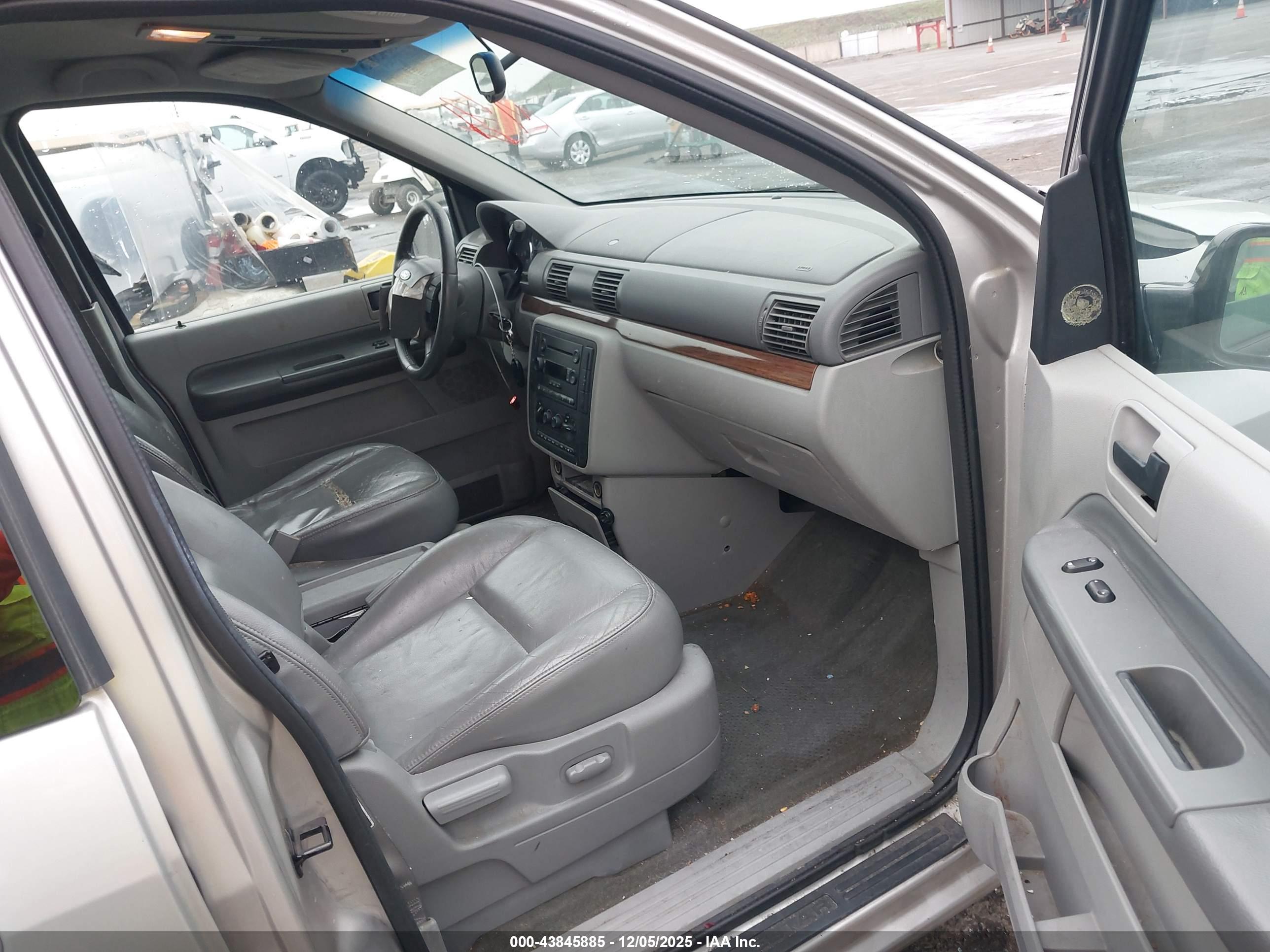 FORD FREESTAR image 5