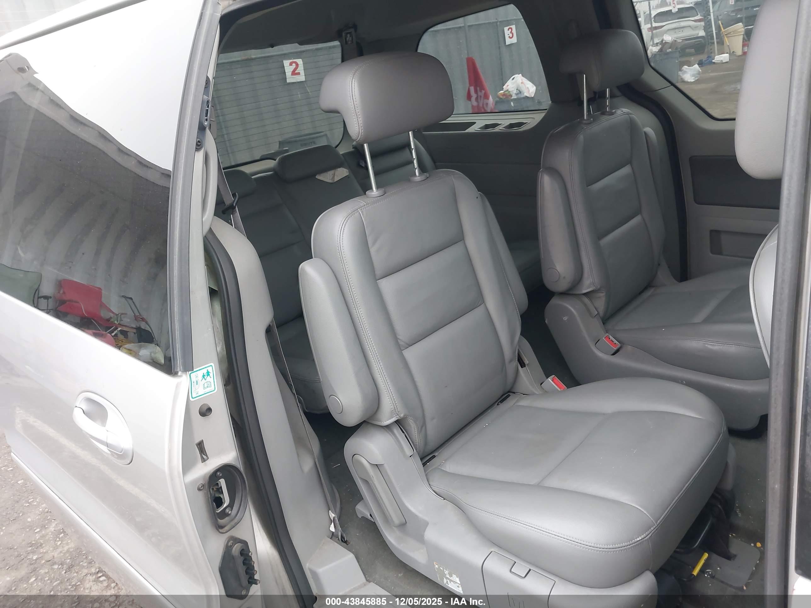 FORD FREESTAR image 8